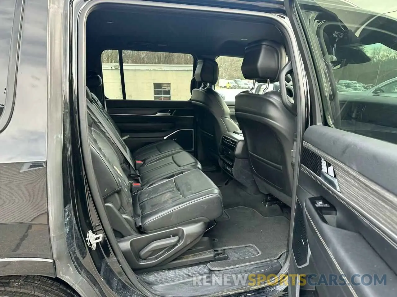 8 fotografías del automóvil dañado 1C4SJVBP1RS139245 JEEP WAGONEER 2024