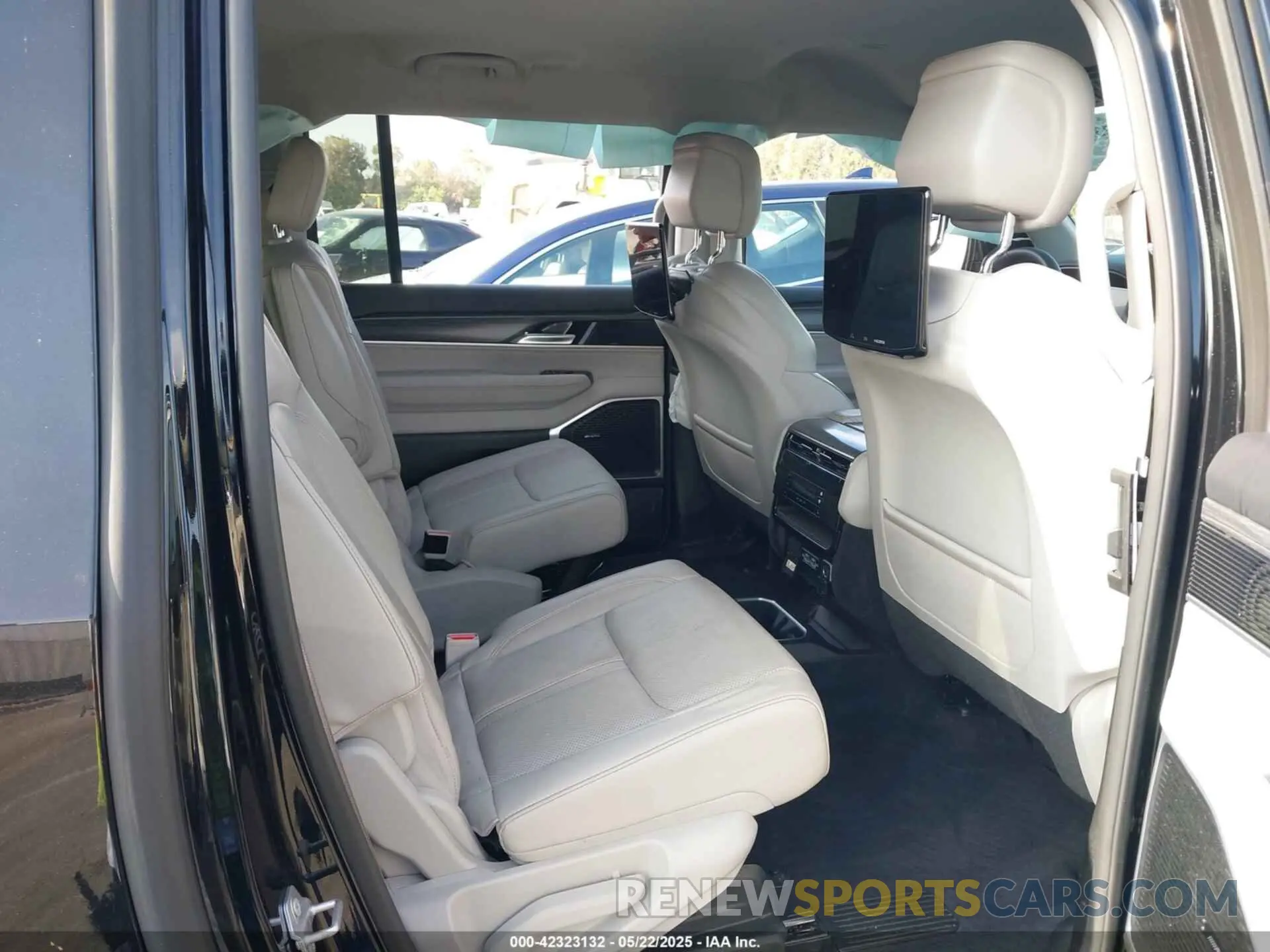 8 fotografías del automóvil dañado 1C4SJSBP7PS552833 JEEP WAGONEER L 2023