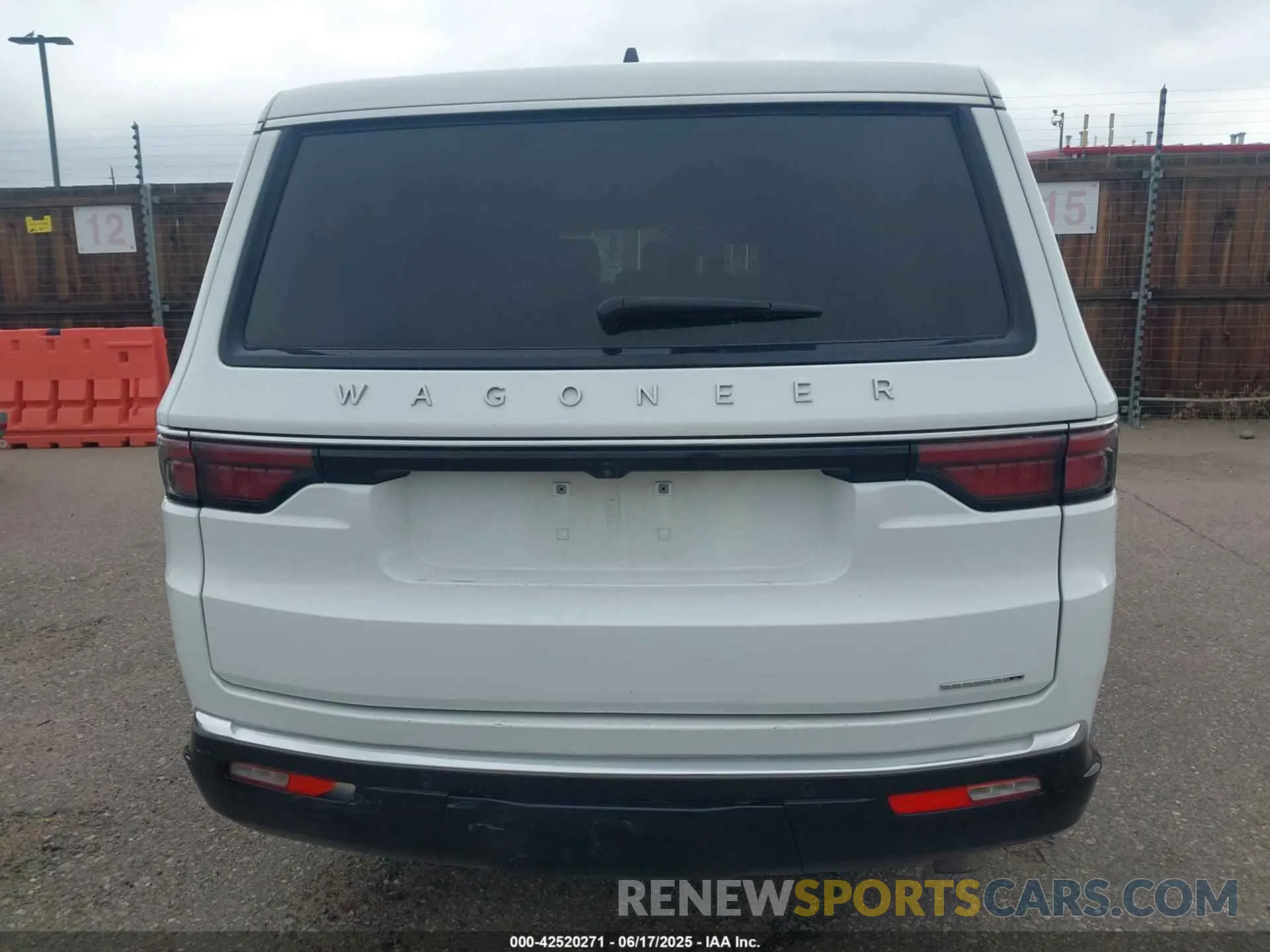 16 fotografías del automóvil dañado 1C4SJSBP2RS101943 JEEP WAGONEER L 2024