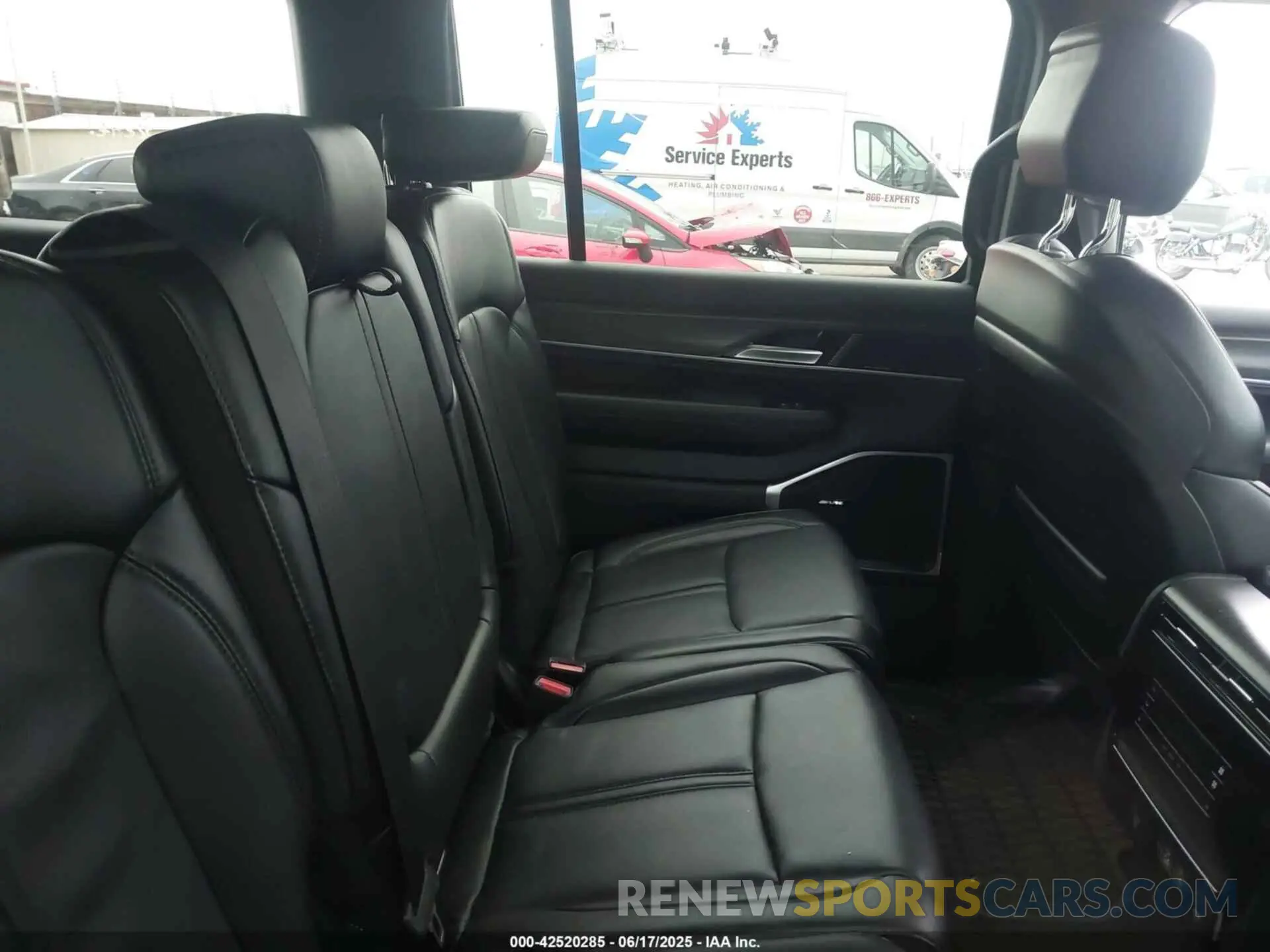 8 fotografías del automóvil dañado 1C4SJSBP5RS174580 JEEP WAGONEER L 2024
