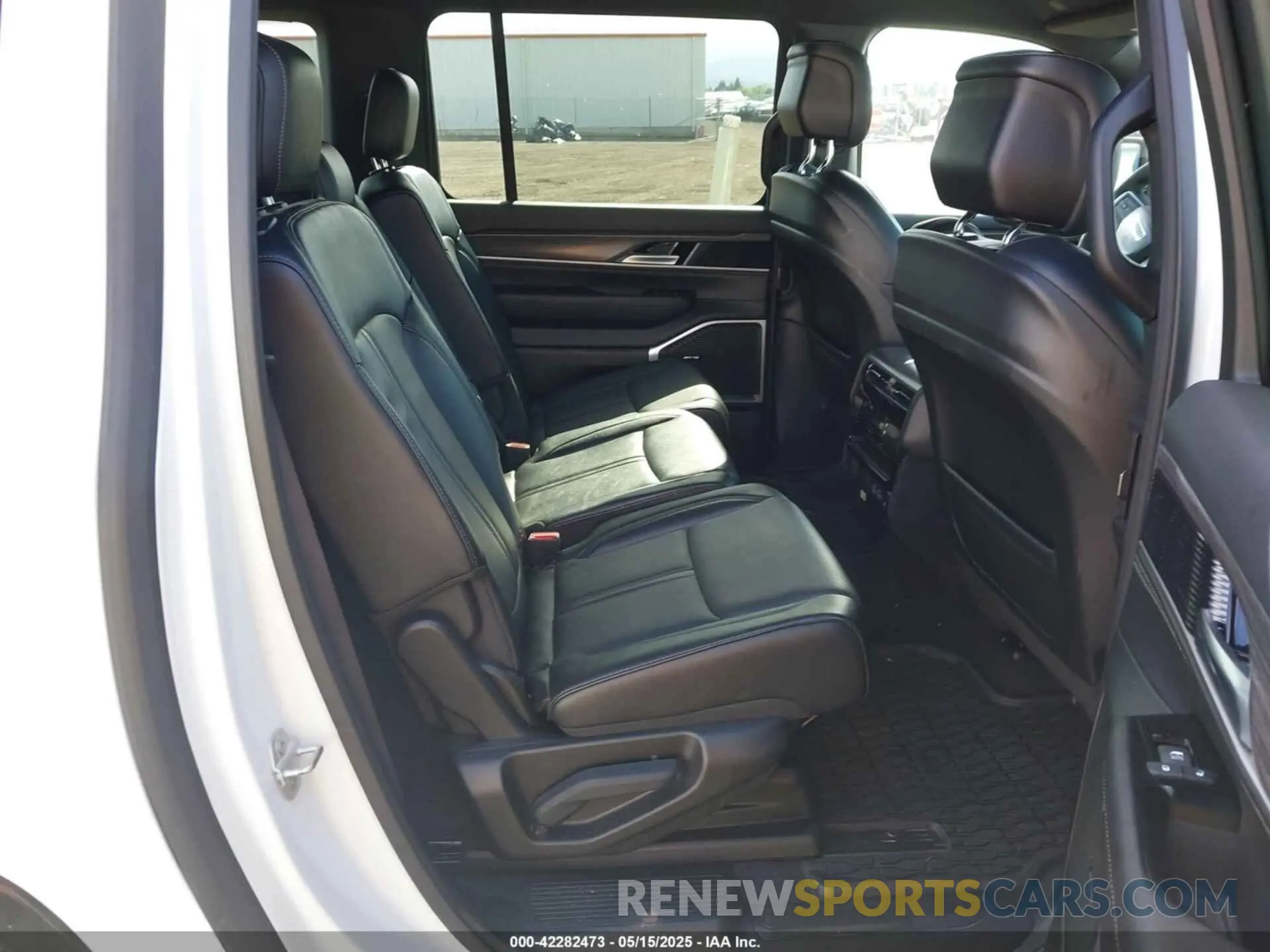 8 fotografías del automóvil dañado 1C4SJSDP1RS181782 JEEP WAGONEER L 2024