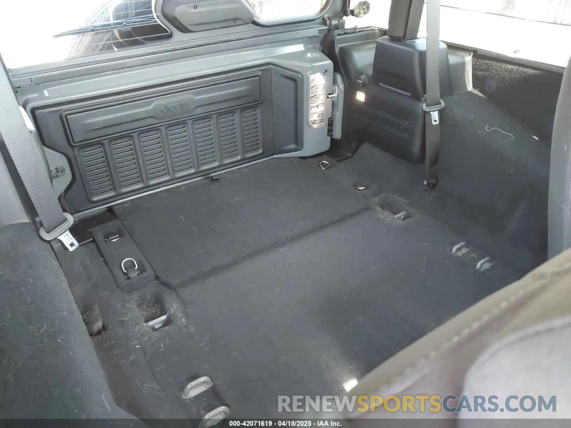 8 fotografías del automóvil dañado 1C4GJXAN5LW146068 JEEP WRANGLER 2020