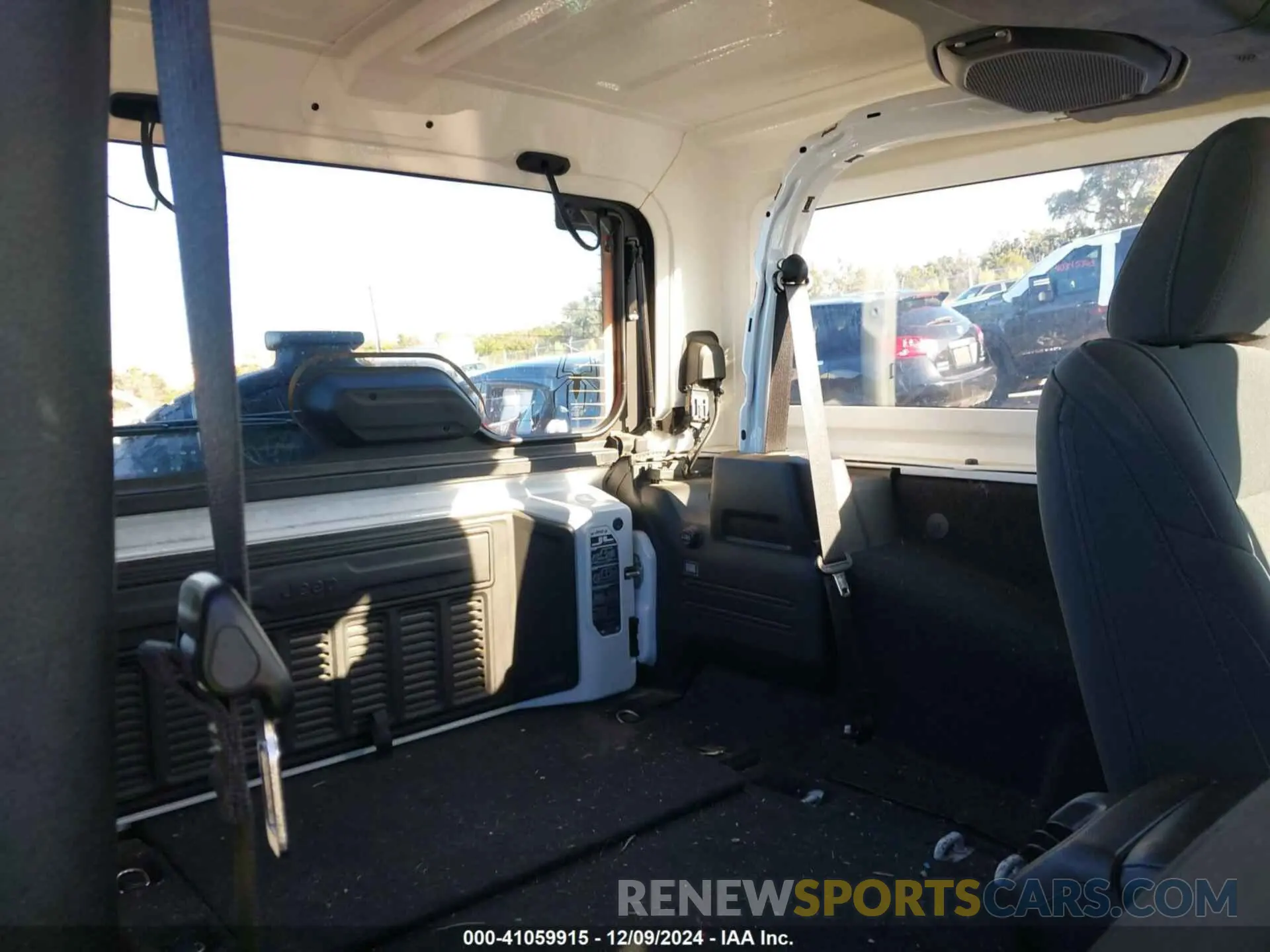 8 fotografías del automóvil dañado 1C4GJXAN2MW663880 JEEP WRANGLER 2021