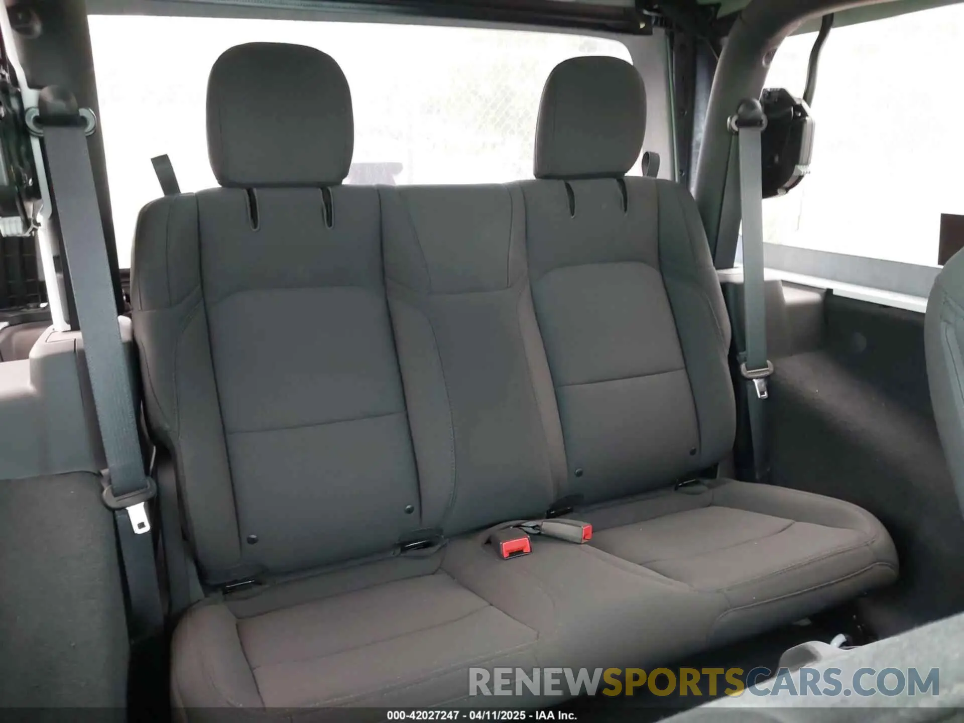 8 fotografías del automóvil dañado 1C4GJXAN9NW124190 JEEP WRANGLER 2022