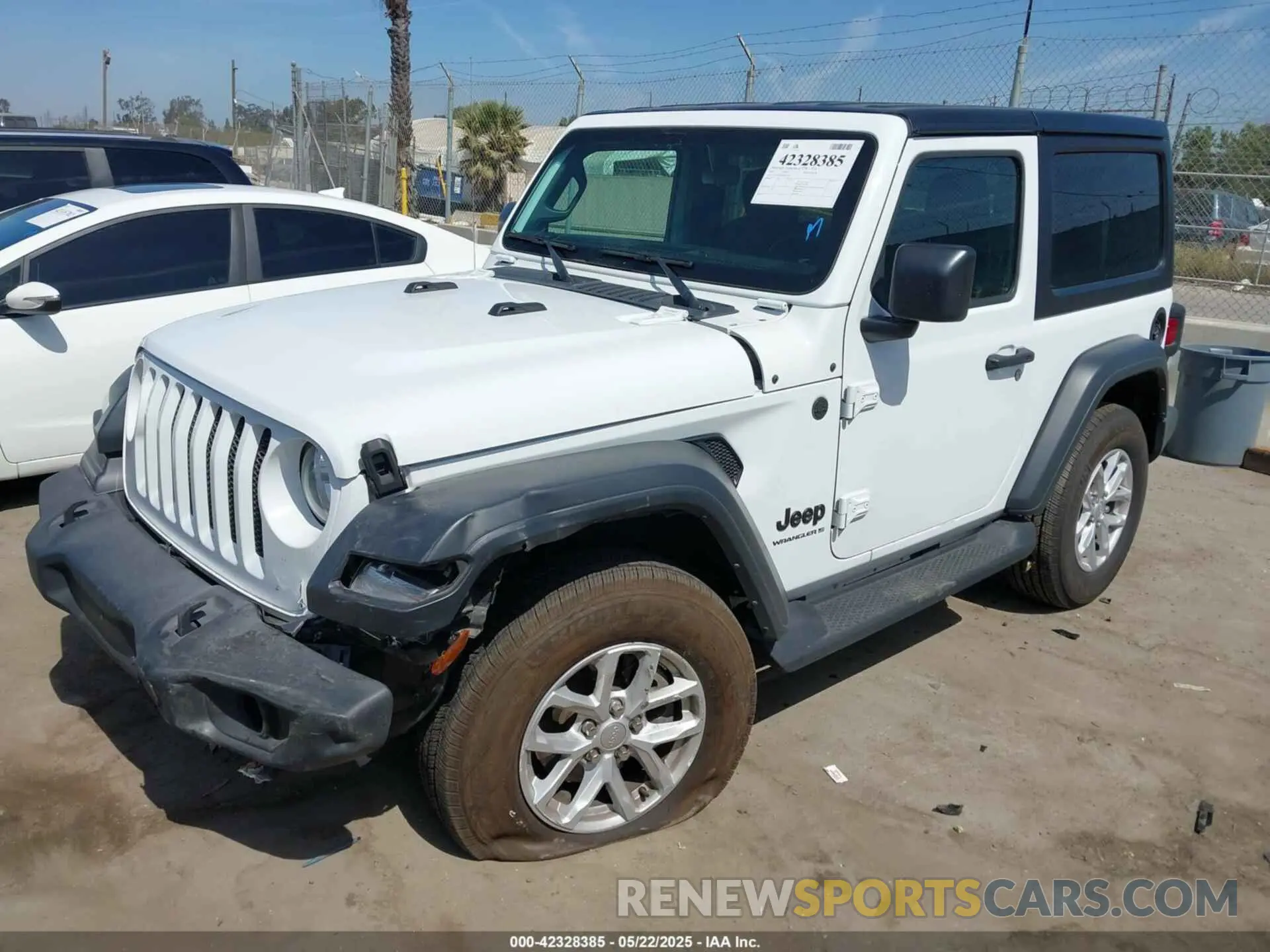 2 fotografías del automóvil dañado 1C4GJXAN4PW656756 JEEP WRANGLER 2023