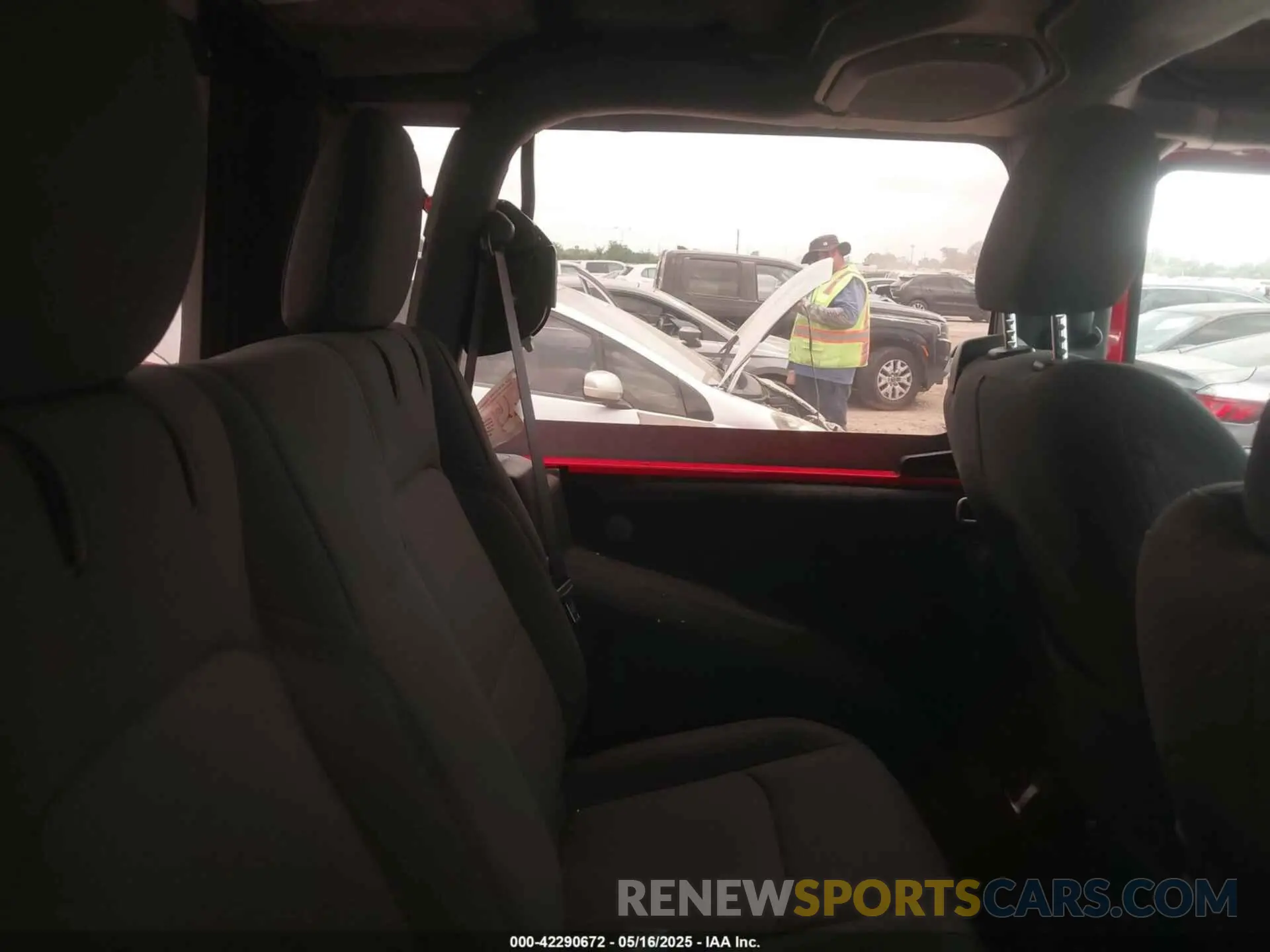8 fotografías del automóvil dañado 1C4GJXANXPW664733 JEEP WRANGLER 2023