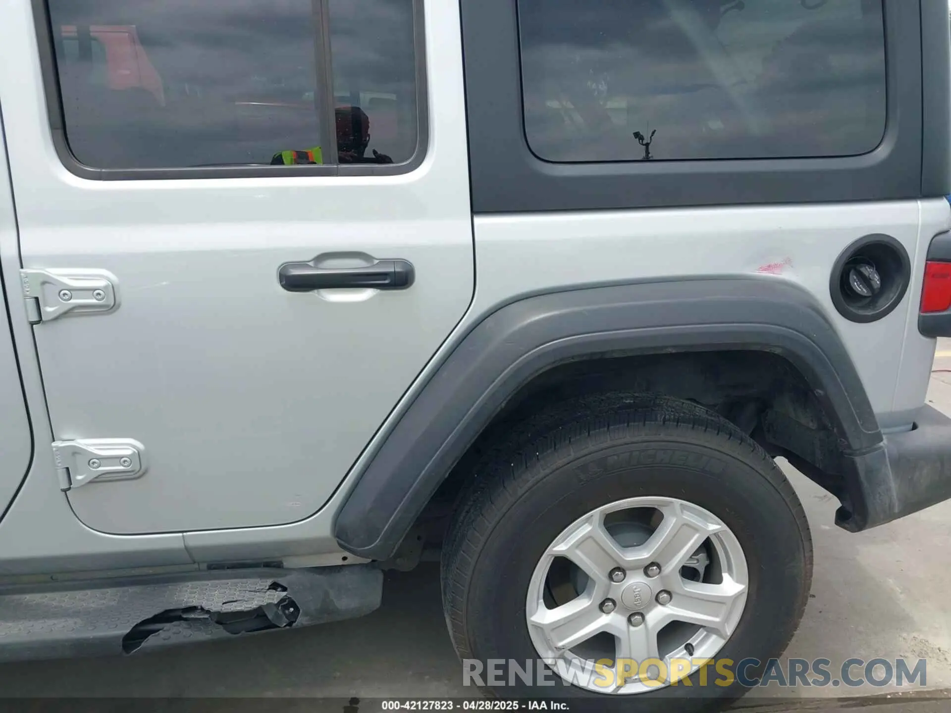 17 fotografías del automóvil dañado 1C4HJXDG2PW508235 JEEP WRANGLER 2023