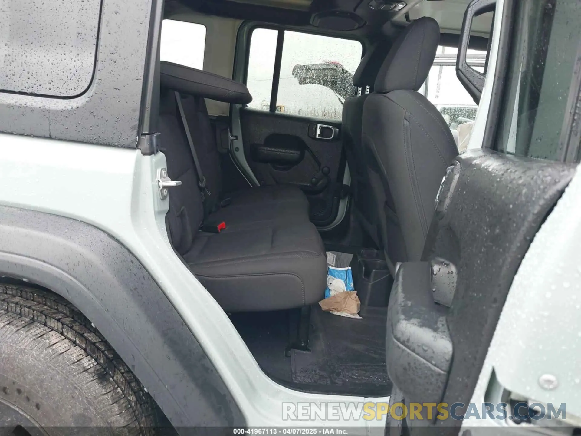 8 fotografías del automóvil dañado 1C4HJXDN7PW546218 JEEP WRANGLER 2023