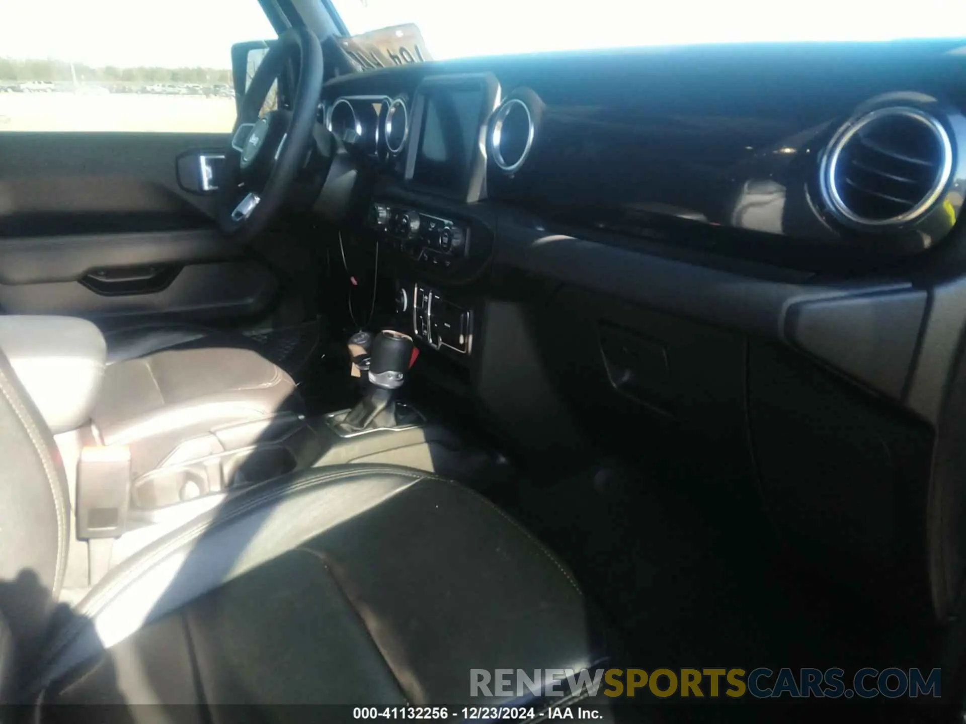 5 fotografías del automóvil dañado 1C4HJXEN9PW624996 JEEP WRANGLER 2023