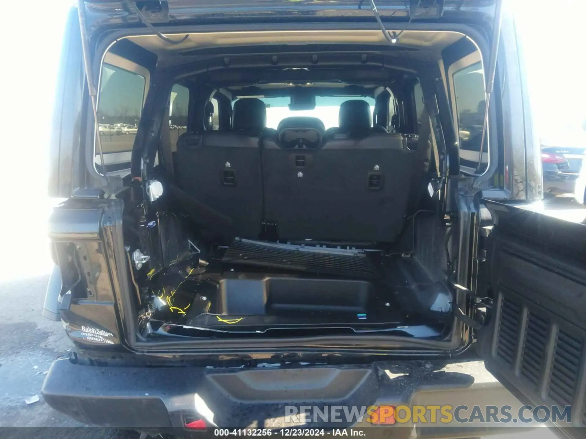 8 fotografías del automóvil dañado 1C4HJXEN9PW624996 JEEP WRANGLER 2023
