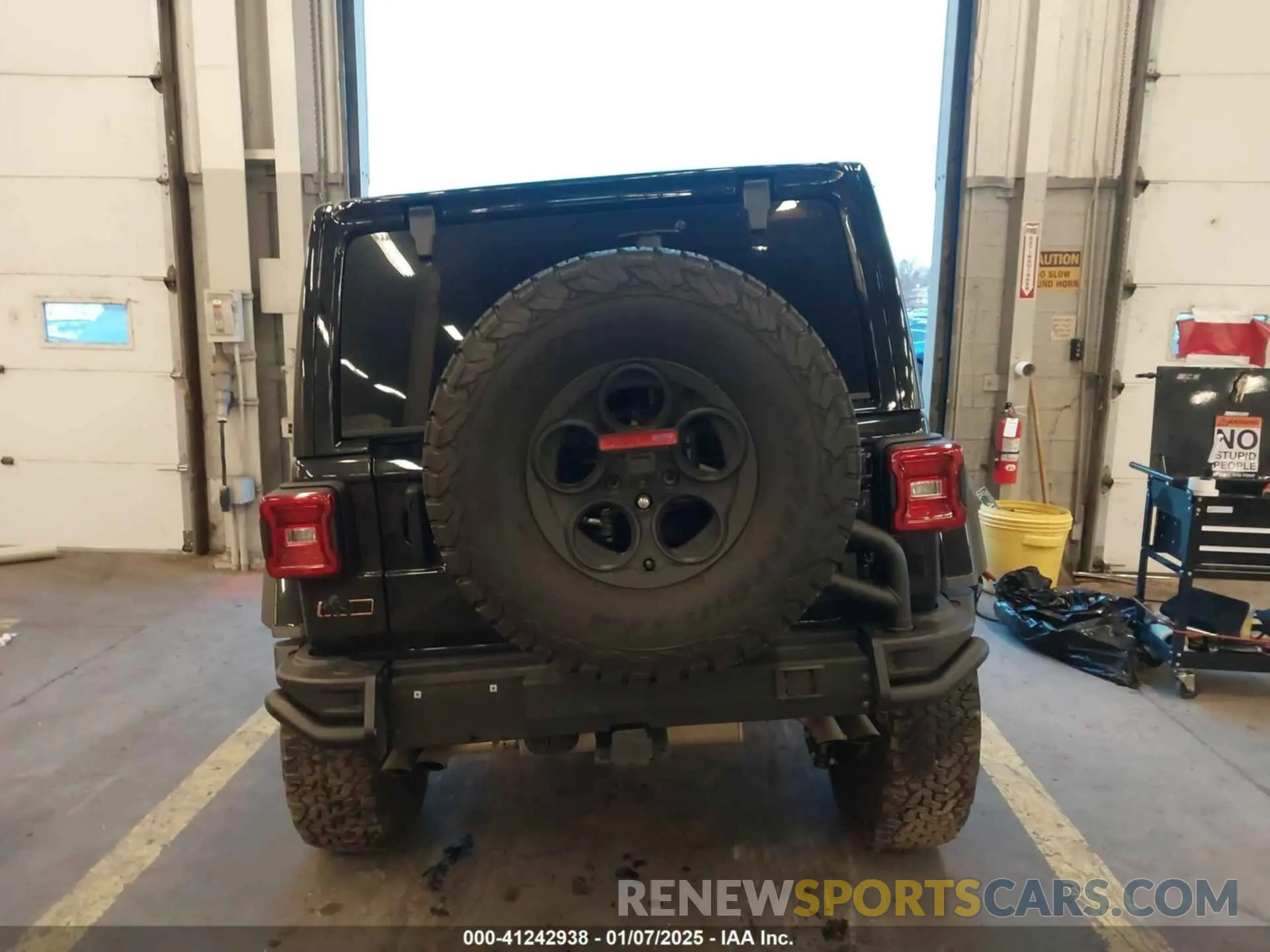 17 fotografías del automóvil dañado 1C4JJXSJXPW691562 JEEP WRANGLER 2023