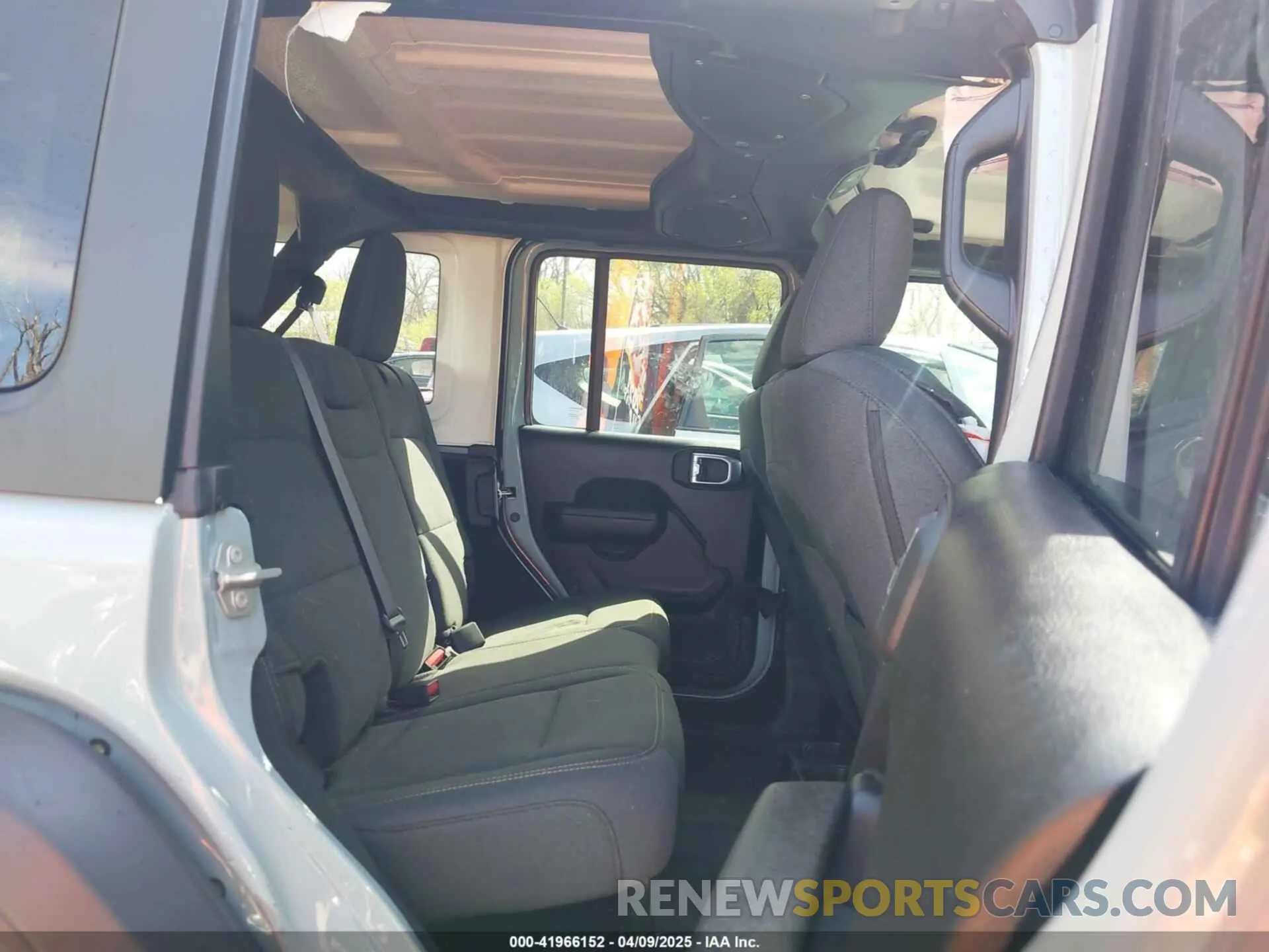 8 fotografías del automóvil dañado 1C4PJXDG8RW250558 JEEP WRANGLER 2024