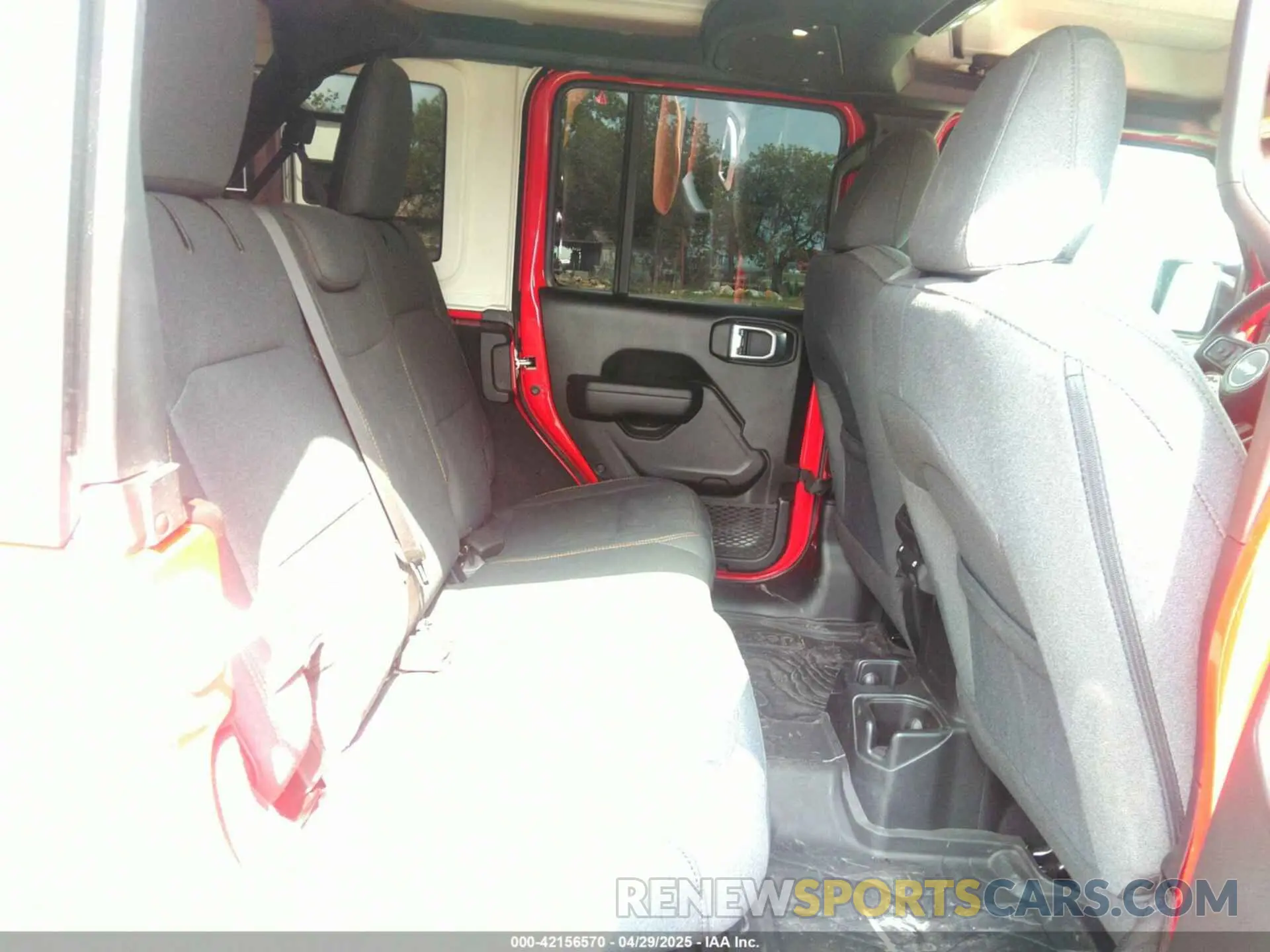 8 fotografías del automóvil dañado 1C4PJXDNXRW110431 JEEP WRANGLER 2024