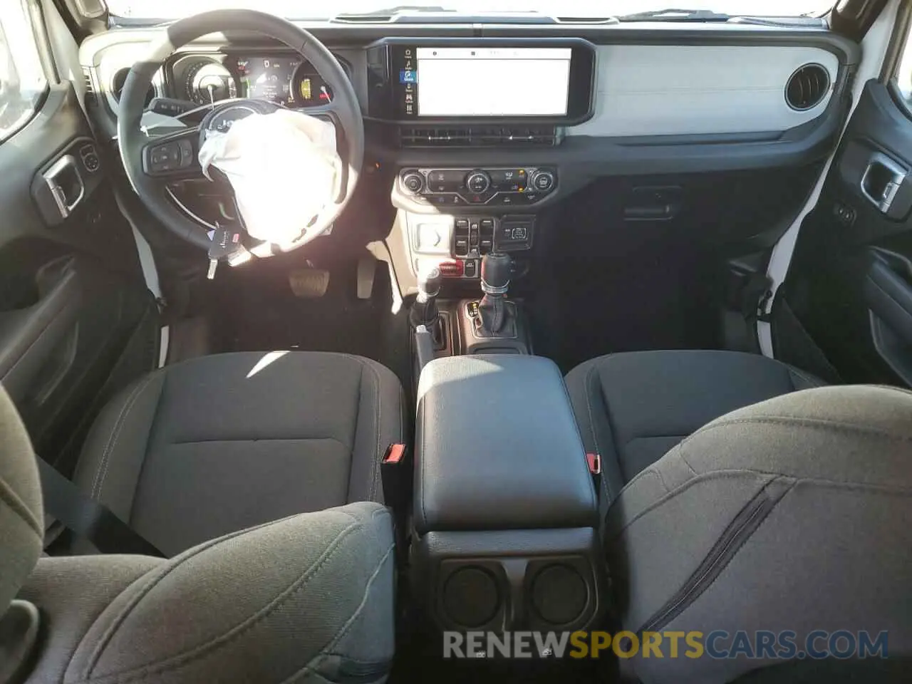 8 fotografías del automóvil dañado 1C4RJXN60RW262170 JEEP WRANGLER 2024