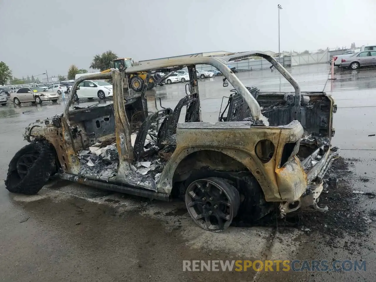 2 fotografías del automóvil dañado 1C4RJXN6XRW310449 JEEP WRANGLER 2024