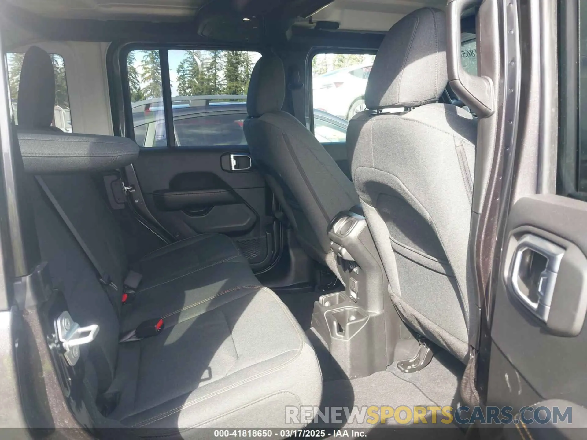 8 fotografías del automóvil dañado 1C4PJXENXSW527925 JEEP WRANGLER 2025