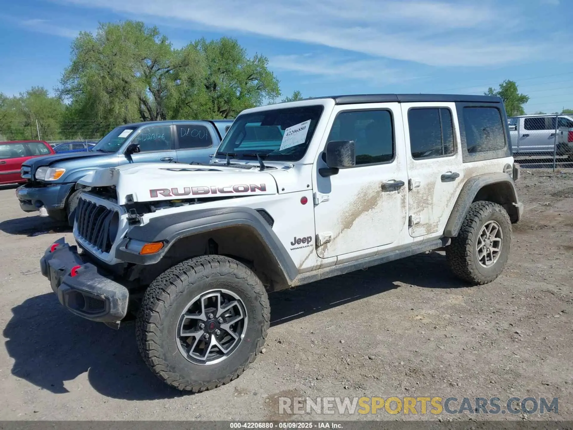 2 fotografías del automóvil dañado 1C4PJXFN2SW526430 JEEP WRANGLER 2025