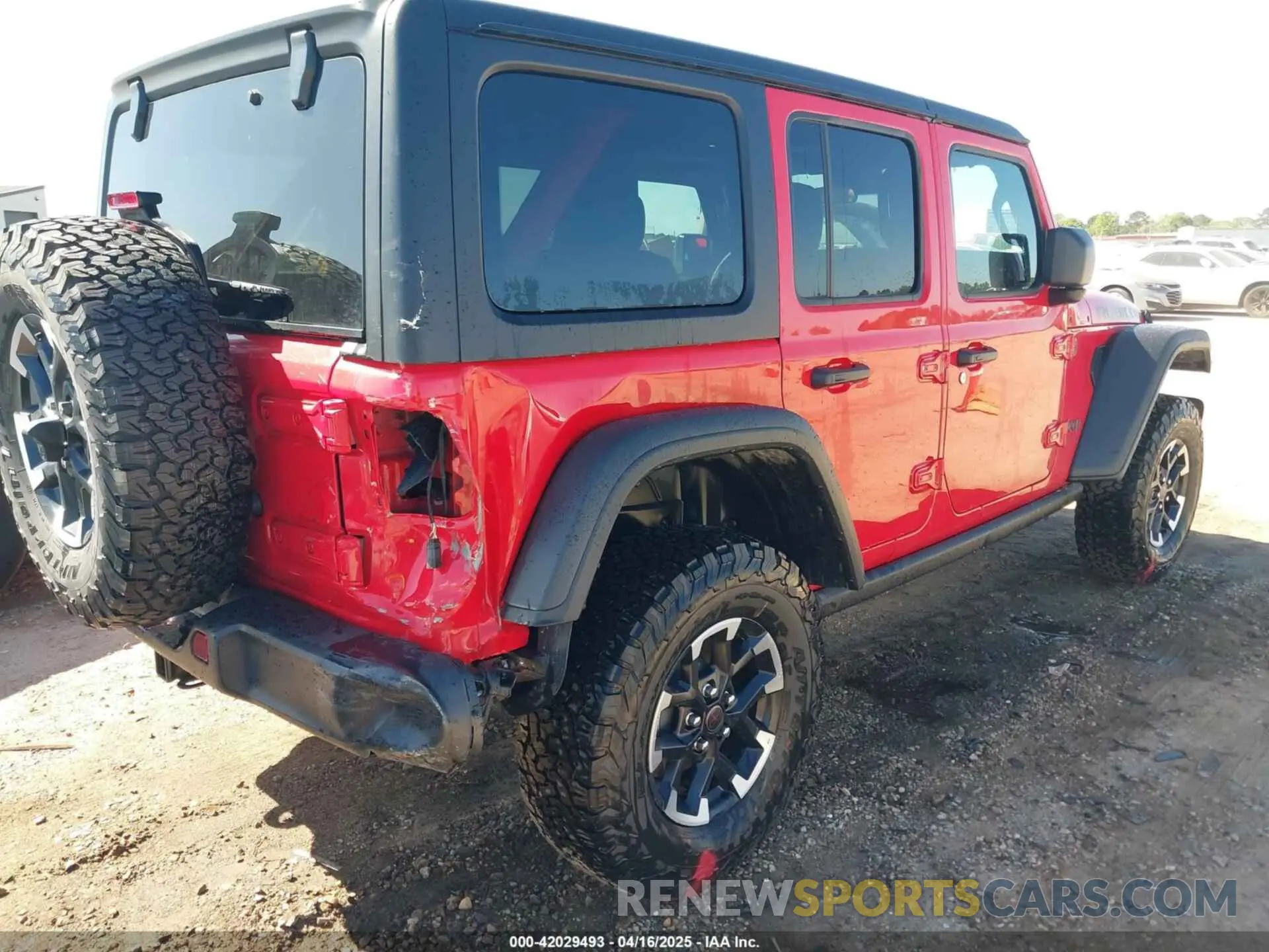 4 fotografías del automóvil dañado 1C4PJXFN8SW525573 JEEP WRANGLER 2025