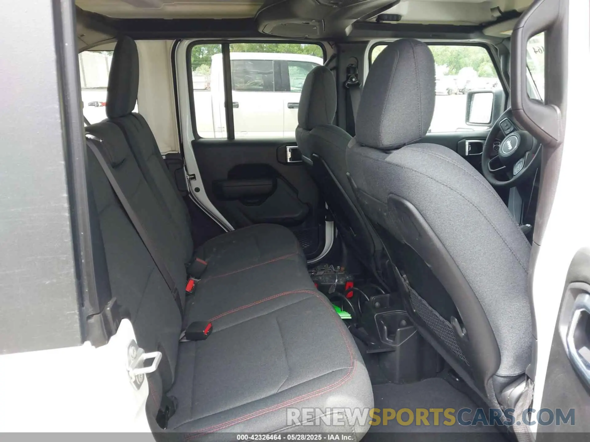 8 fotografías del automóvil dañado 1C4PJXFNXSW526479 JEEP WRANGLER 2025