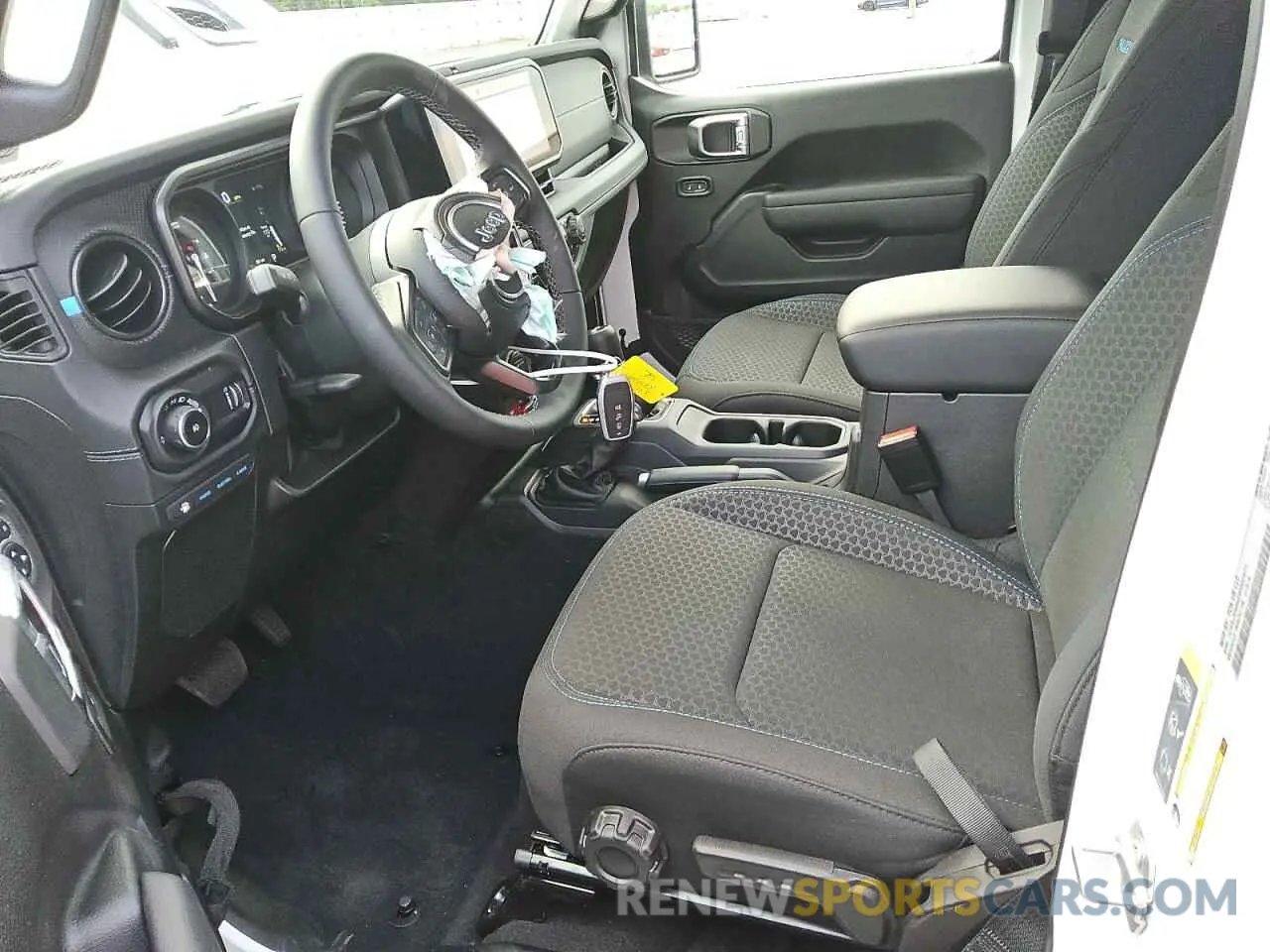 7 fotografías del automóvil dañado 1C4RJXR66SW602471 JEEP WRANGLER 2025