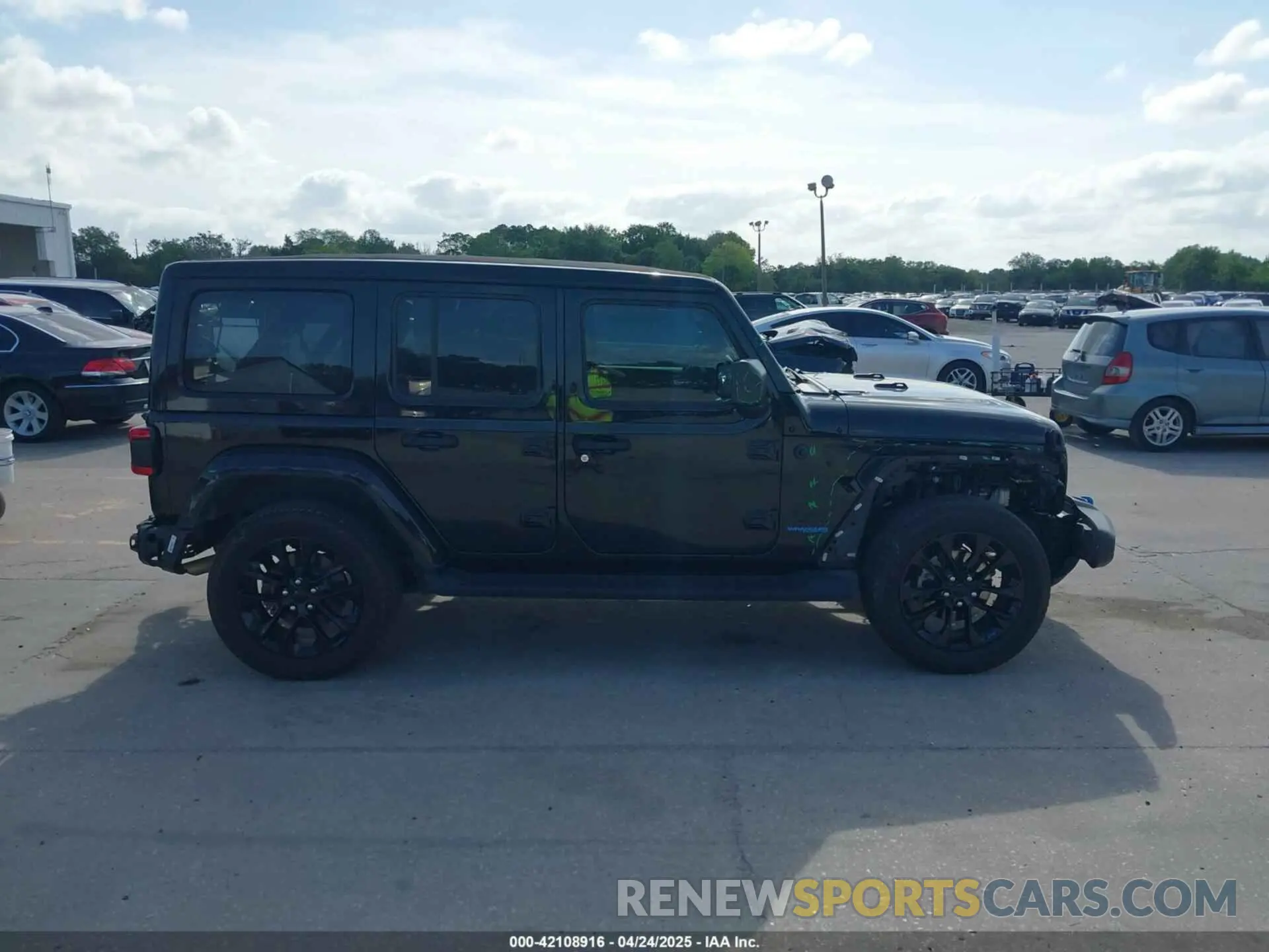 14 fotografías del automóvil dañado 1C4JJXP60NW153776 JEEP WRANGLER 4XE 2022