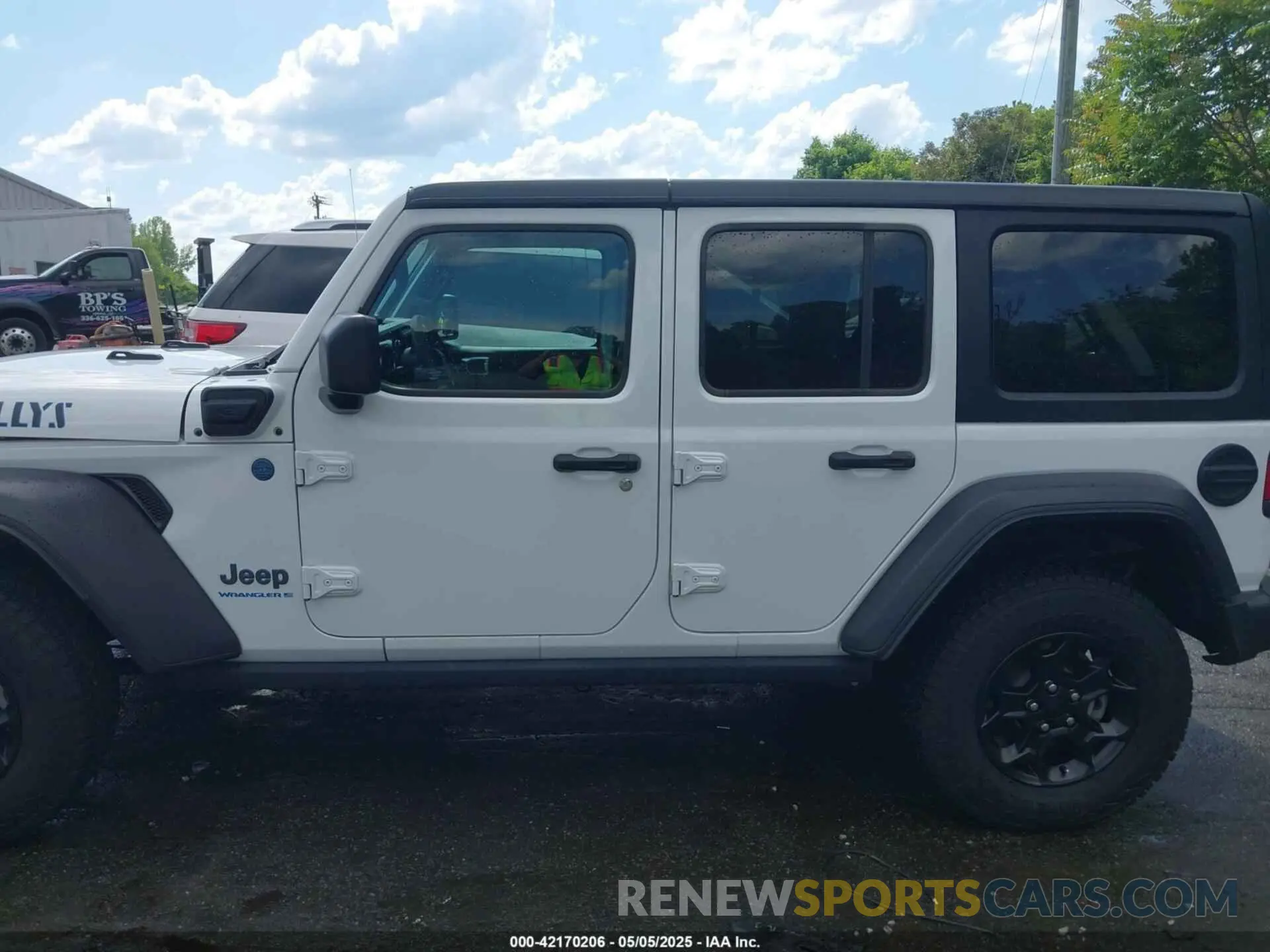 14 fotografías del automóvil dañado 1C4JJXN67PW630869 JEEP WRANGLER 4XE 2023