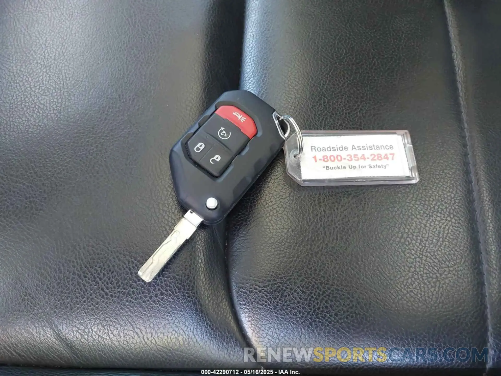 11 fotografías del automóvil dañado 1C4JJXP60PW627051 JEEP WRANGLER 4XE 2023