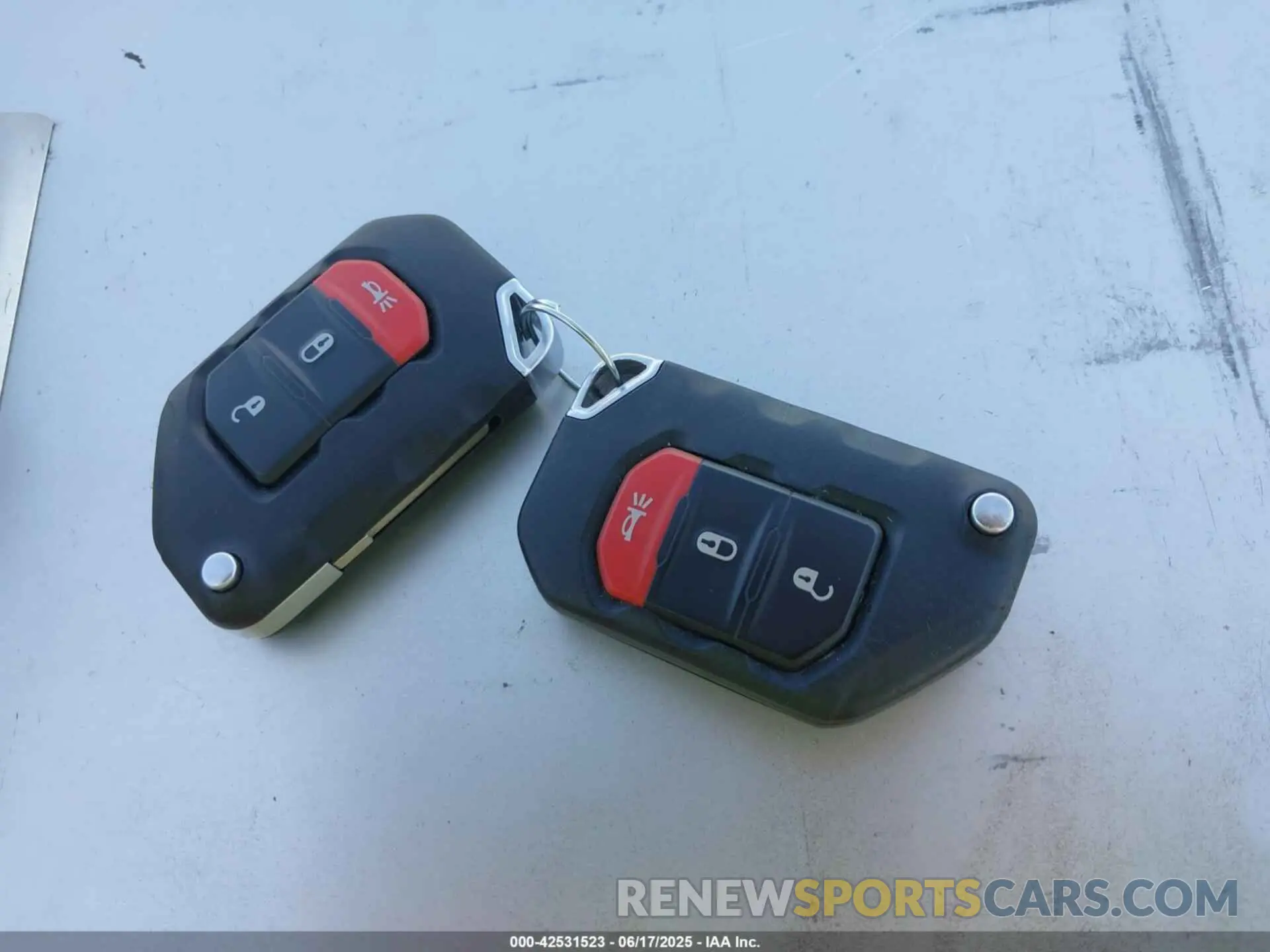 11 fotografías del automóvil dañado 1C4JJXP61PW536631 JEEP WRANGLER 4XE 2023