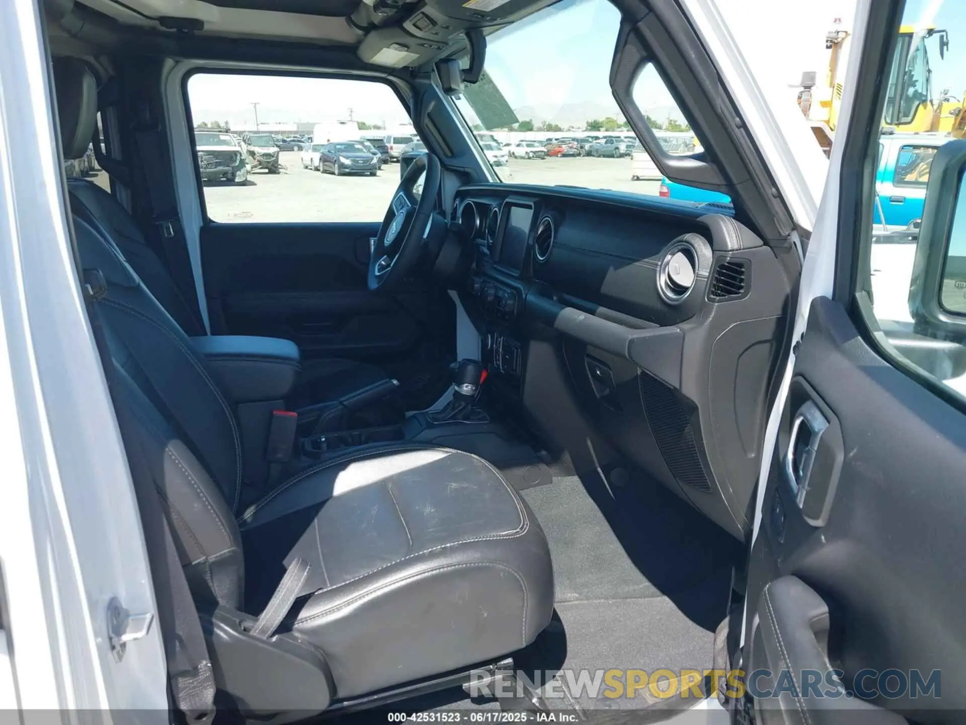 5 fotografías del automóvil dañado 1C4JJXP61PW536631 JEEP WRANGLER 4XE 2023