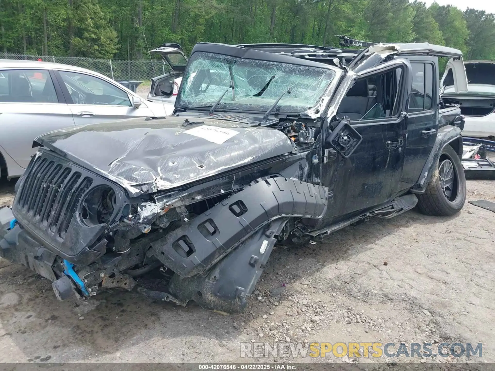 2 fotografías del automóvil dañado 1C4JJXP62PW629335 JEEP WRANGLER 4XE 2023