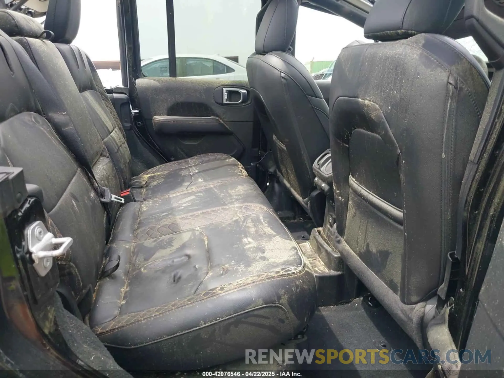 8 fotografías del automóvil dañado 1C4JJXP62PW629335 JEEP WRANGLER 4XE 2023