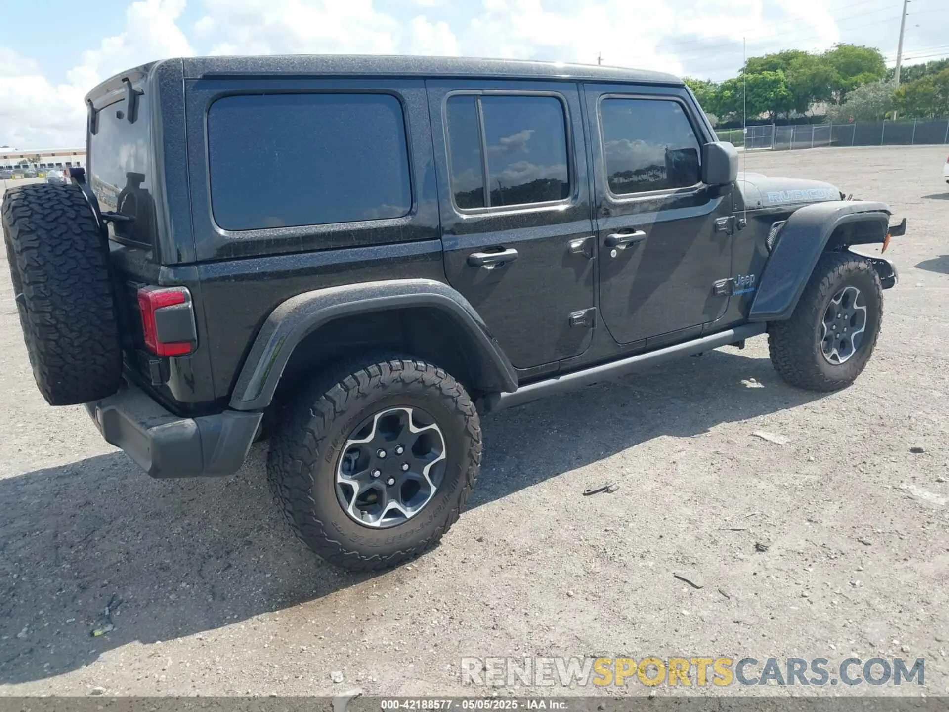 4 fotografías del automóvil dañado 1C4JJXR60PW568189 JEEP WRANGLER 4XE 2023