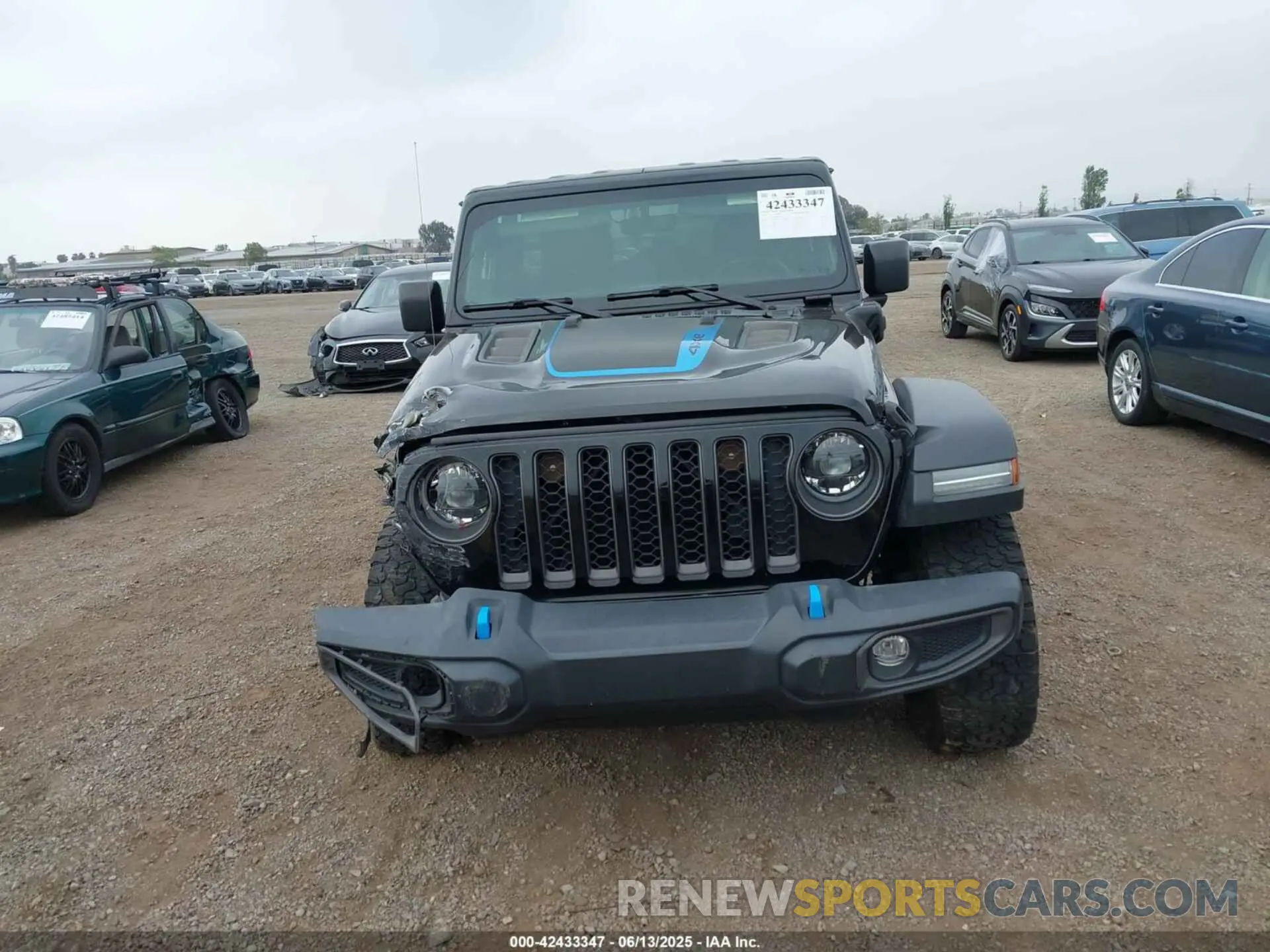 12 fotografías del automóvil dañado 1C4JJXR68PW663339 JEEP WRANGLER 4XE 2023