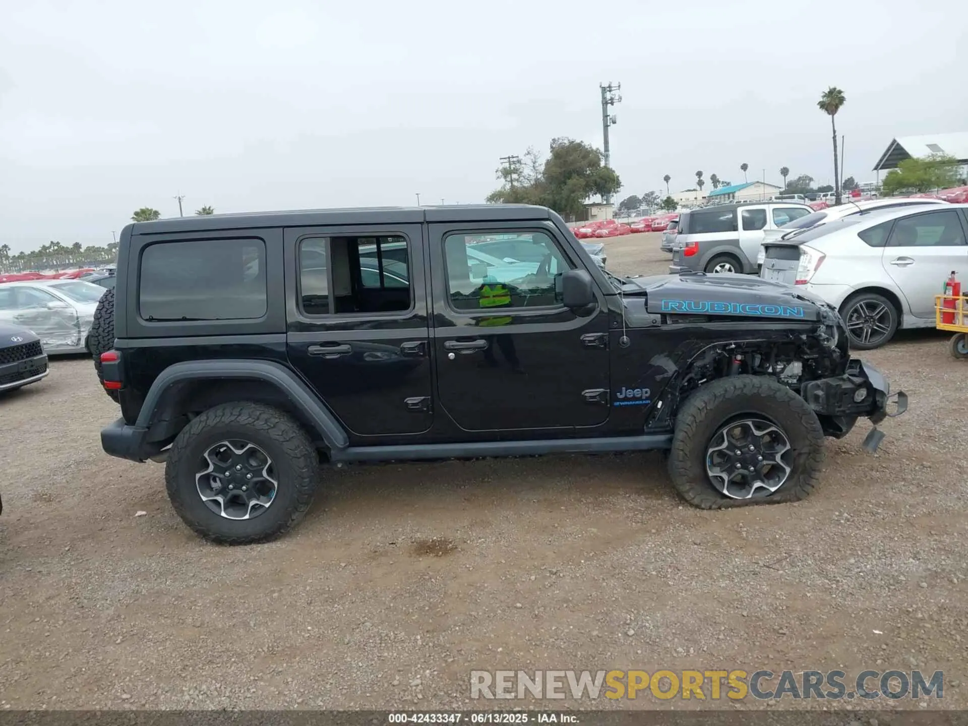 13 fotografías del automóvil dañado 1C4JJXR68PW663339 JEEP WRANGLER 4XE 2023