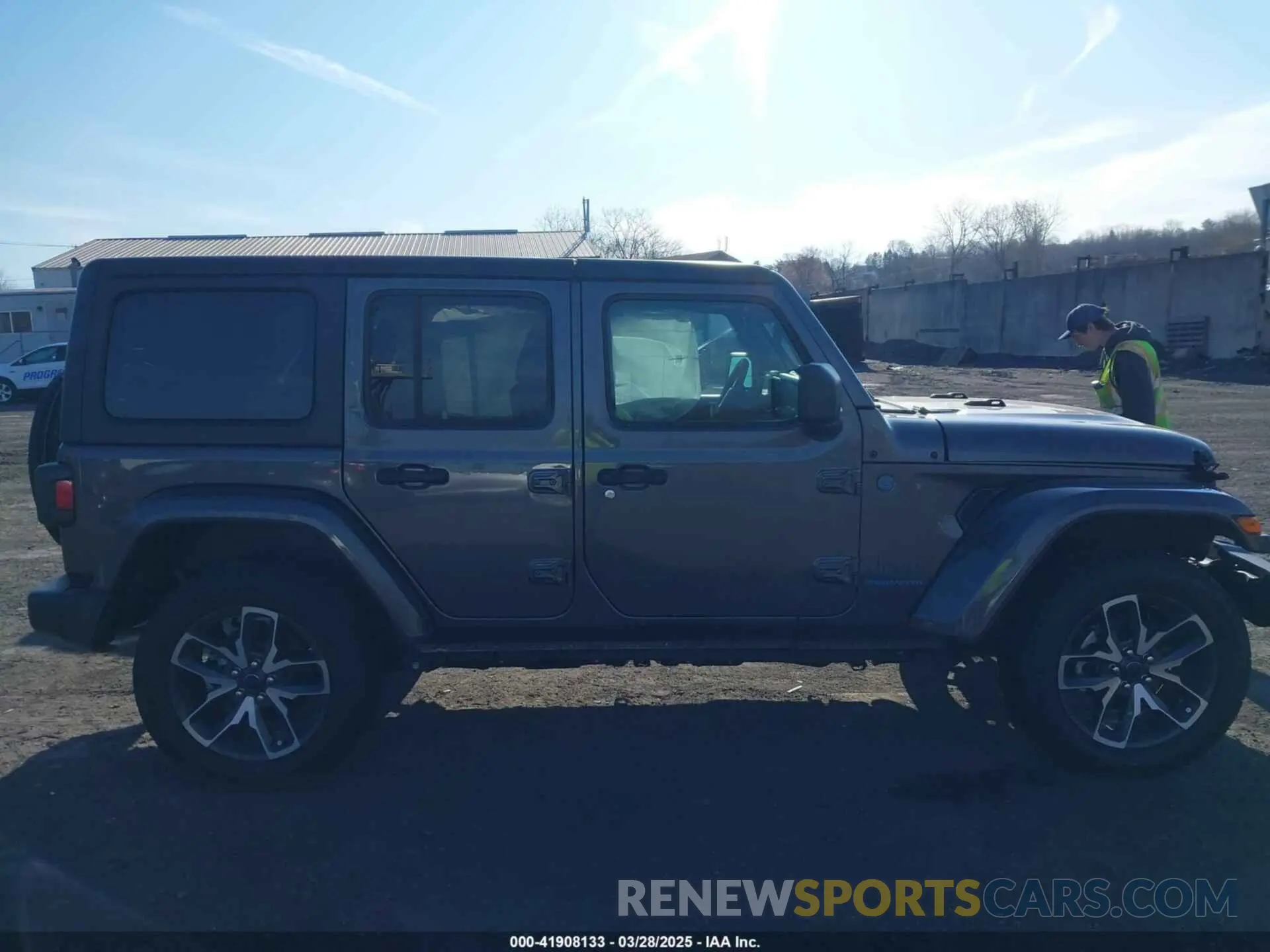 13 fotografías del automóvil dañado 1C4RJXN60RW293872 JEEP WRANGLER 4XE 2024