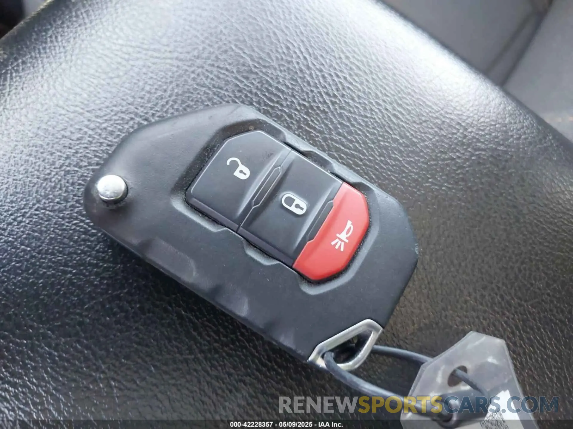 11 fotografías del automóvil dañado 1C4RJXN66RW207996 JEEP WRANGLER 4XE 2024