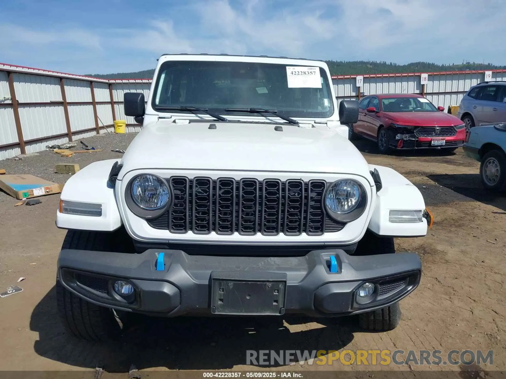 12 fotografías del automóvil dañado 1C4RJXN66RW207996 JEEP WRANGLER 4XE 2024