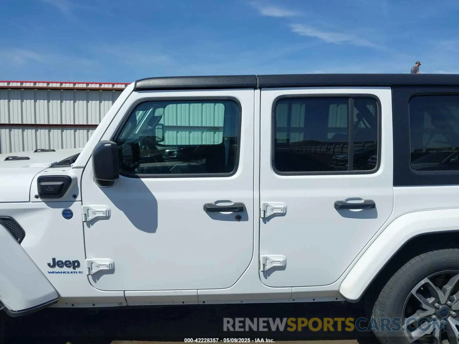 14 fotografías del automóvil dañado 1C4RJXN66RW207996 JEEP WRANGLER 4XE 2024