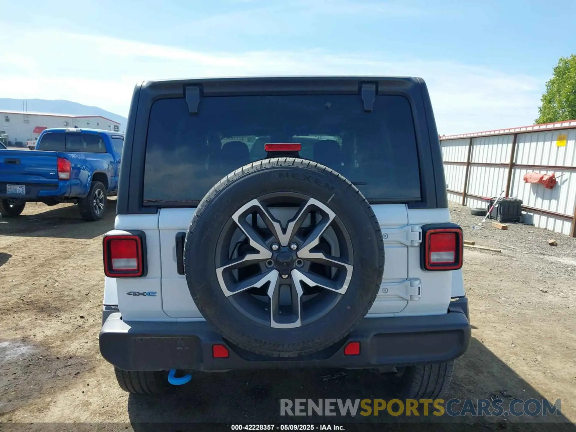 16 fotografías del automóvil dañado 1C4RJXN66RW207996 JEEP WRANGLER 4XE 2024