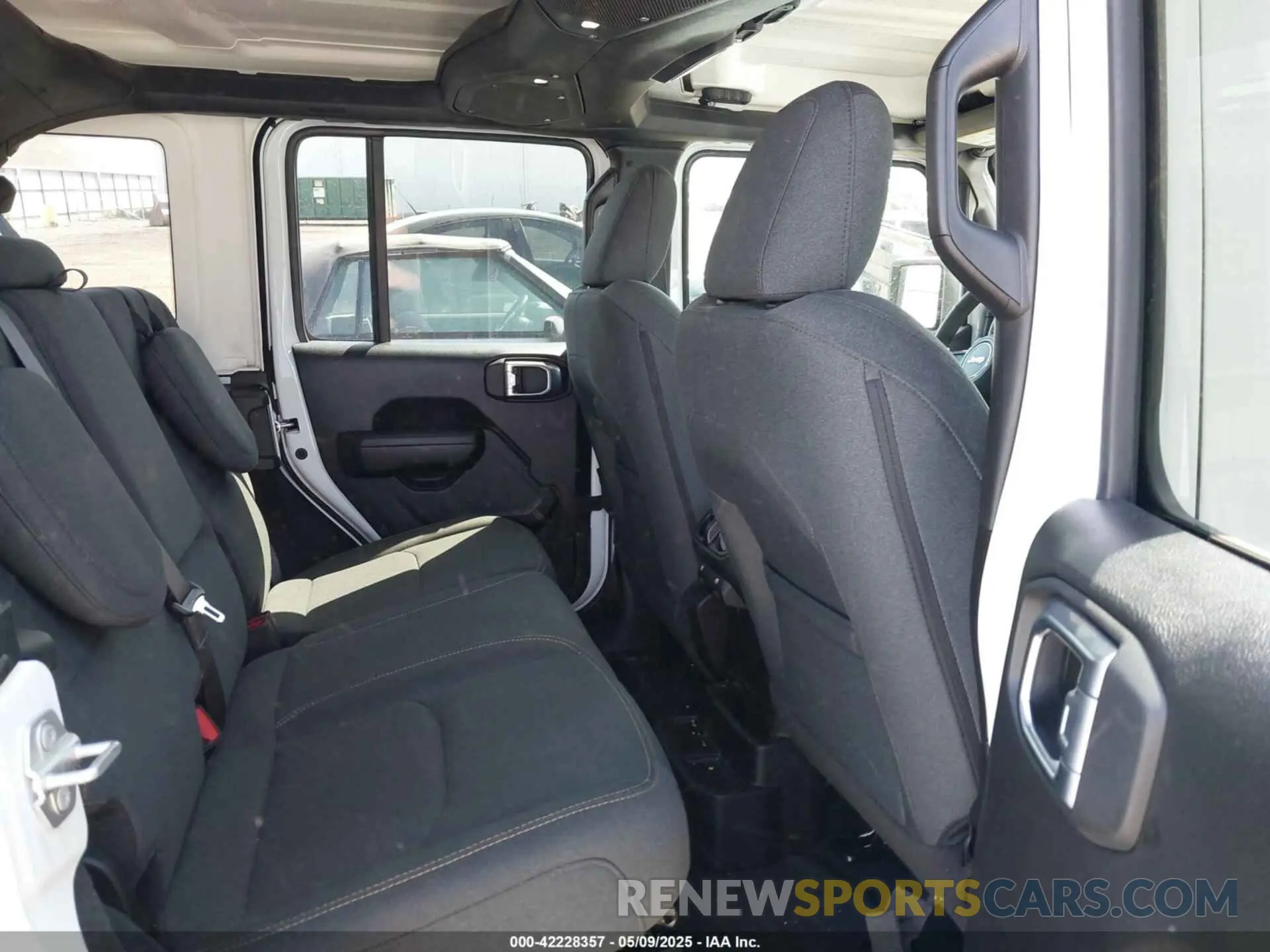 8 fotografías del automóvil dañado 1C4RJXN66RW207996 JEEP WRANGLER 4XE 2024