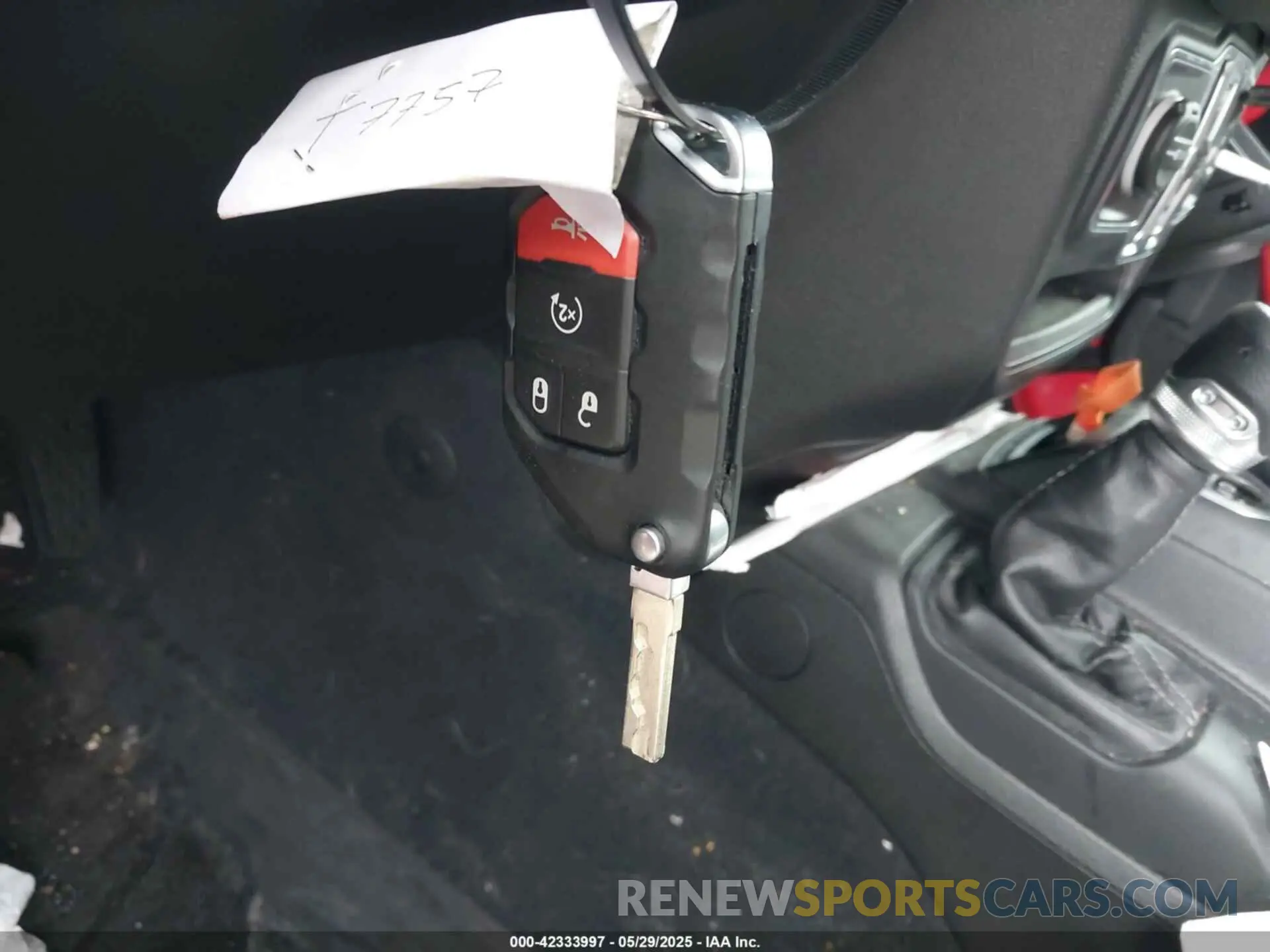 11 fotografías del automóvil dañado 1C4RJXN6XRW152579 JEEP WRANGLER 4XE 2024
