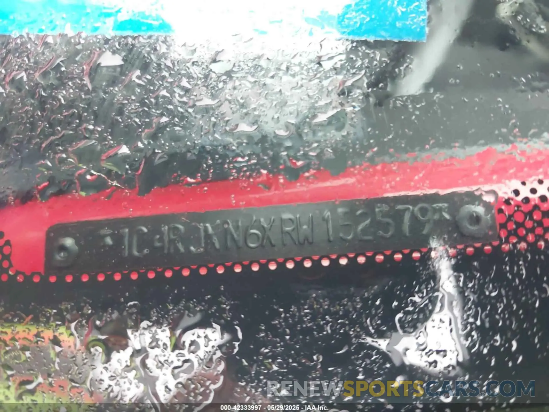17 fotografías del automóvil dañado 1C4RJXN6XRW152579 JEEP WRANGLER 4XE 2024