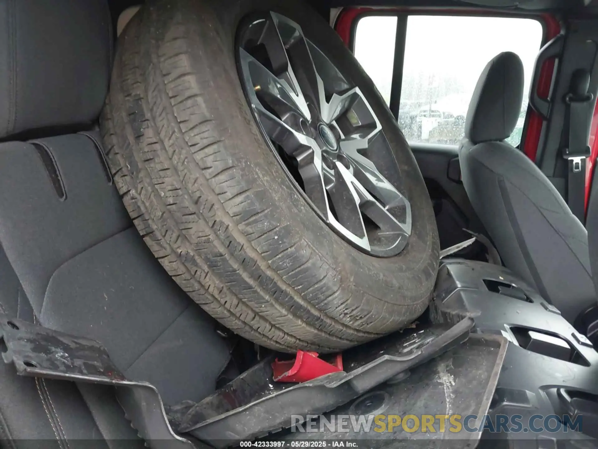 8 fotografías del automóvil dañado 1C4RJXN6XRW152579 JEEP WRANGLER 4XE 2024