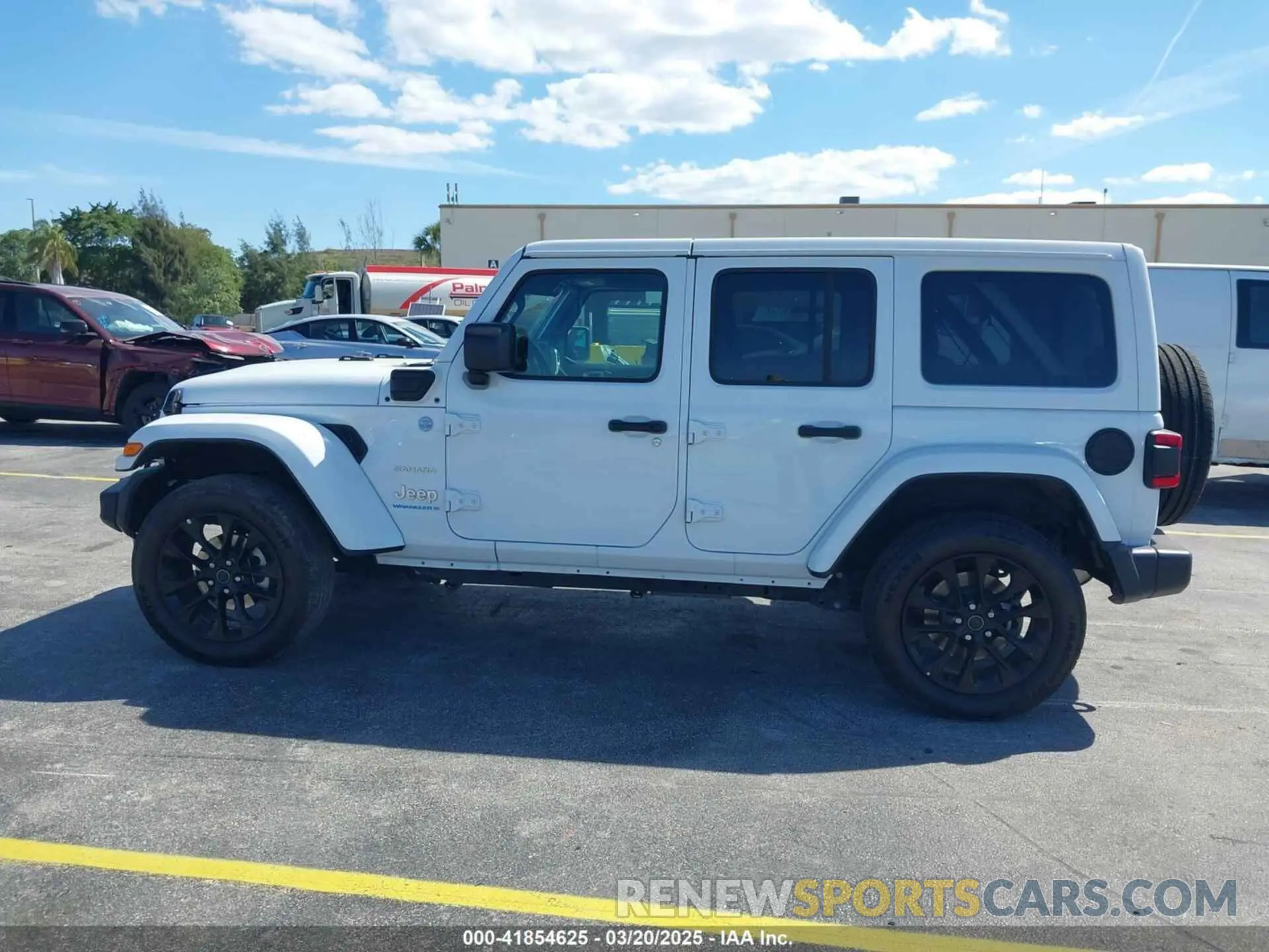 14 fotografías del automóvil dañado 1C4RJXP66RW225900 JEEP WRANGLER 4XE 2024