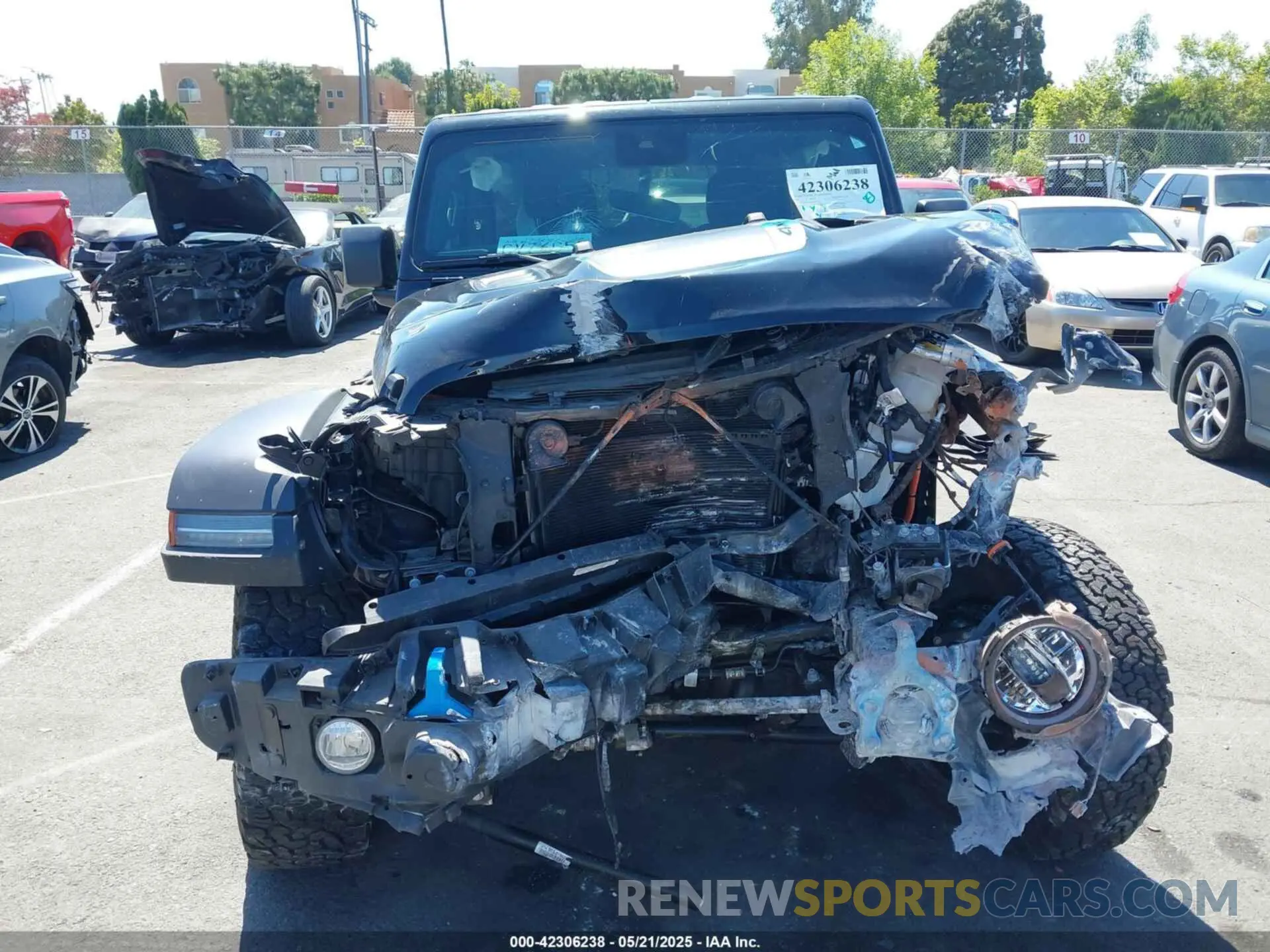 12 fotografías del automóvil dañado 1C4RJXR63RW167211 JEEP WRANGLER 4XE 2024