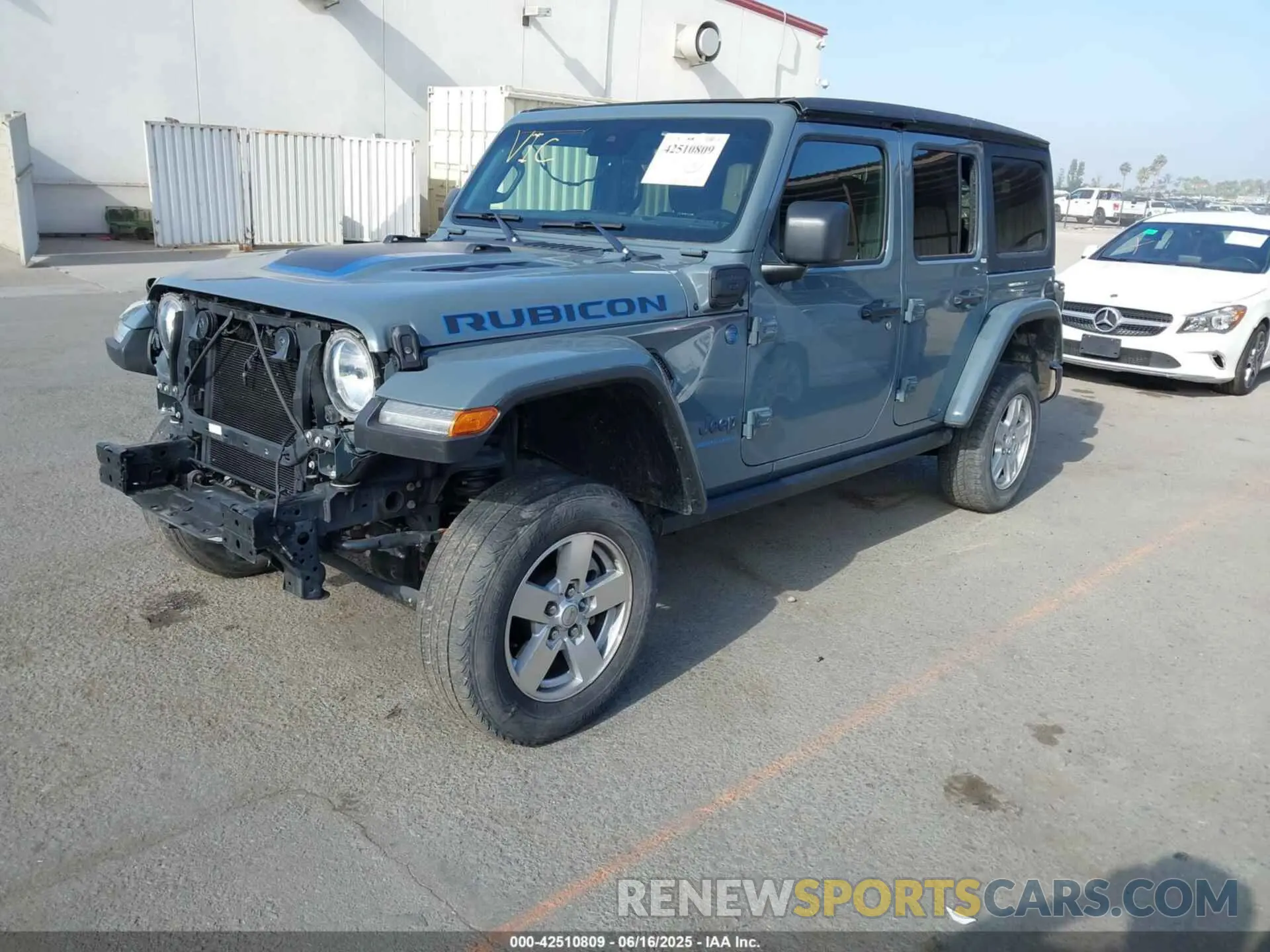 2 fotografías del automóvil dañado 1C4RJXR67RW149021 JEEP WRANGLER 4XE 2024