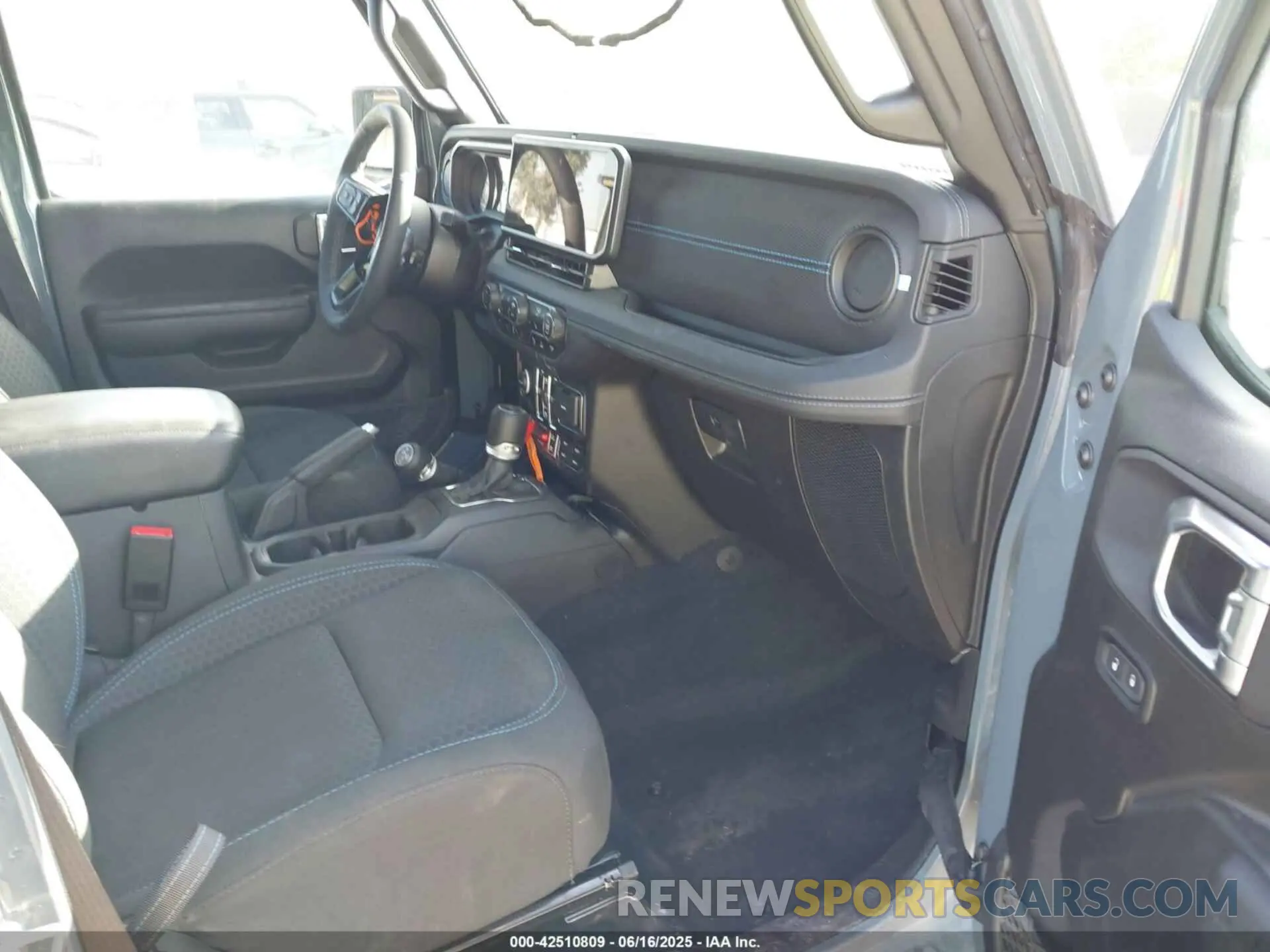 5 fotografías del automóvil dañado 1C4RJXR67RW149021 JEEP WRANGLER 4XE 2024
