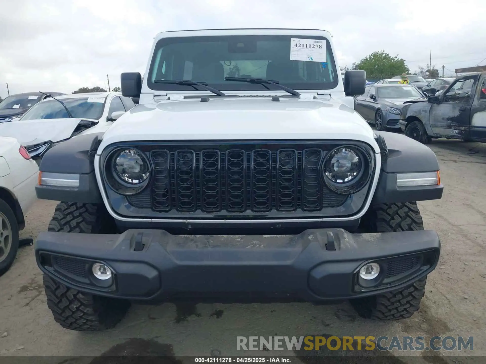 12 fotografías del automóvil dañado 1C4RJXN66SW519807 JEEP WRANGLER 4XE 2025