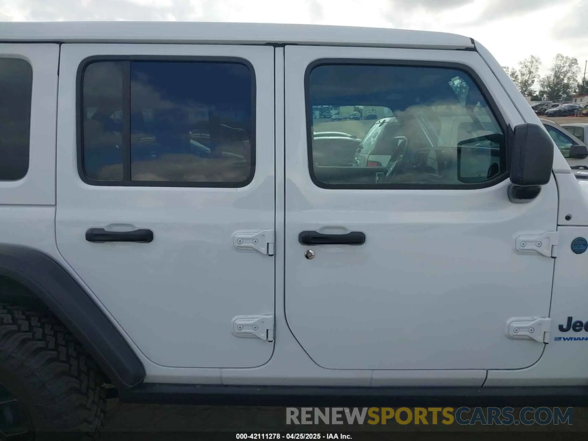 13 fotografías del automóvil dañado 1C4RJXN66SW519807 JEEP WRANGLER 4XE 2025