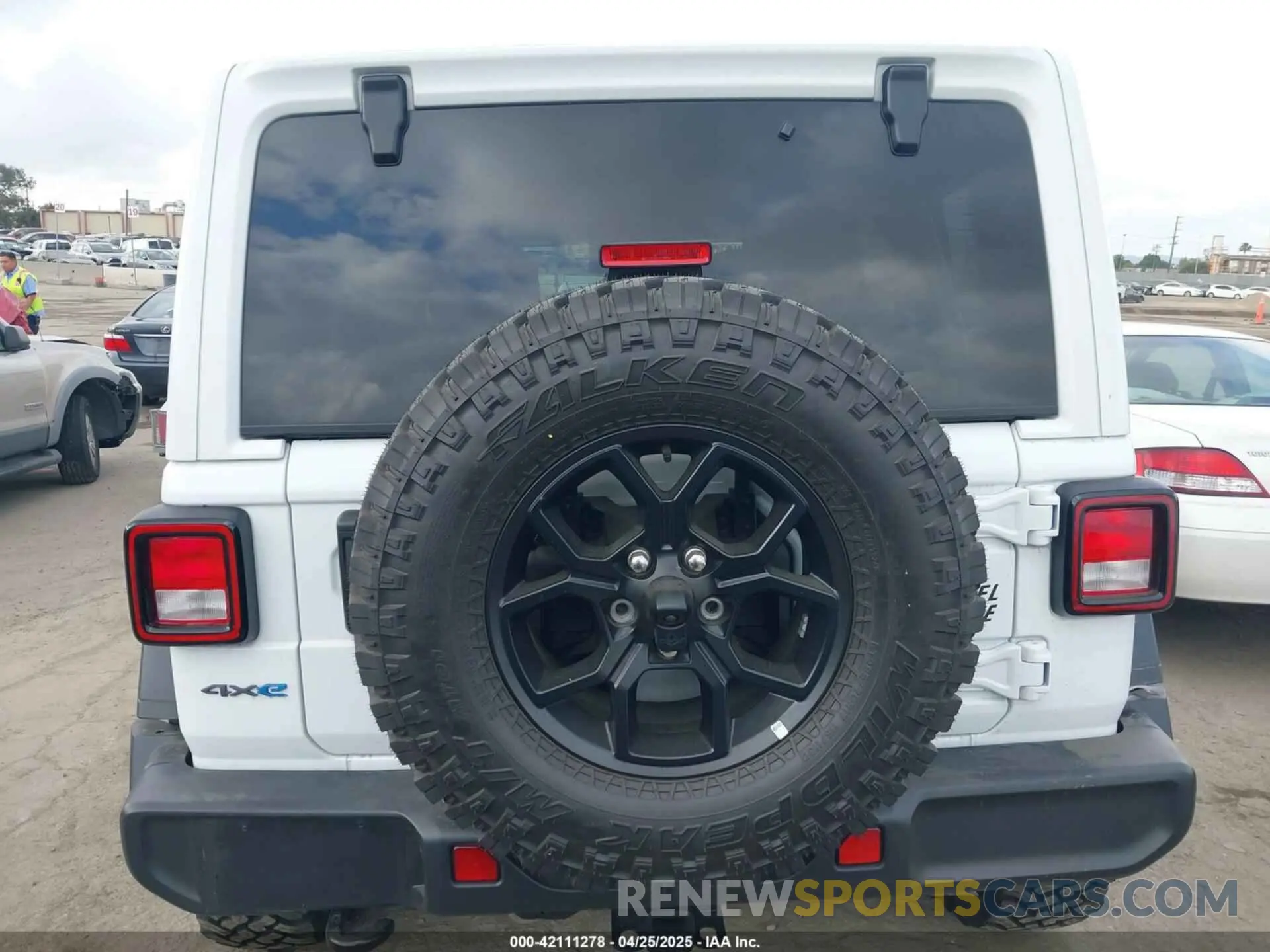 16 fotografías del automóvil dañado 1C4RJXN66SW519807 JEEP WRANGLER 4XE 2025